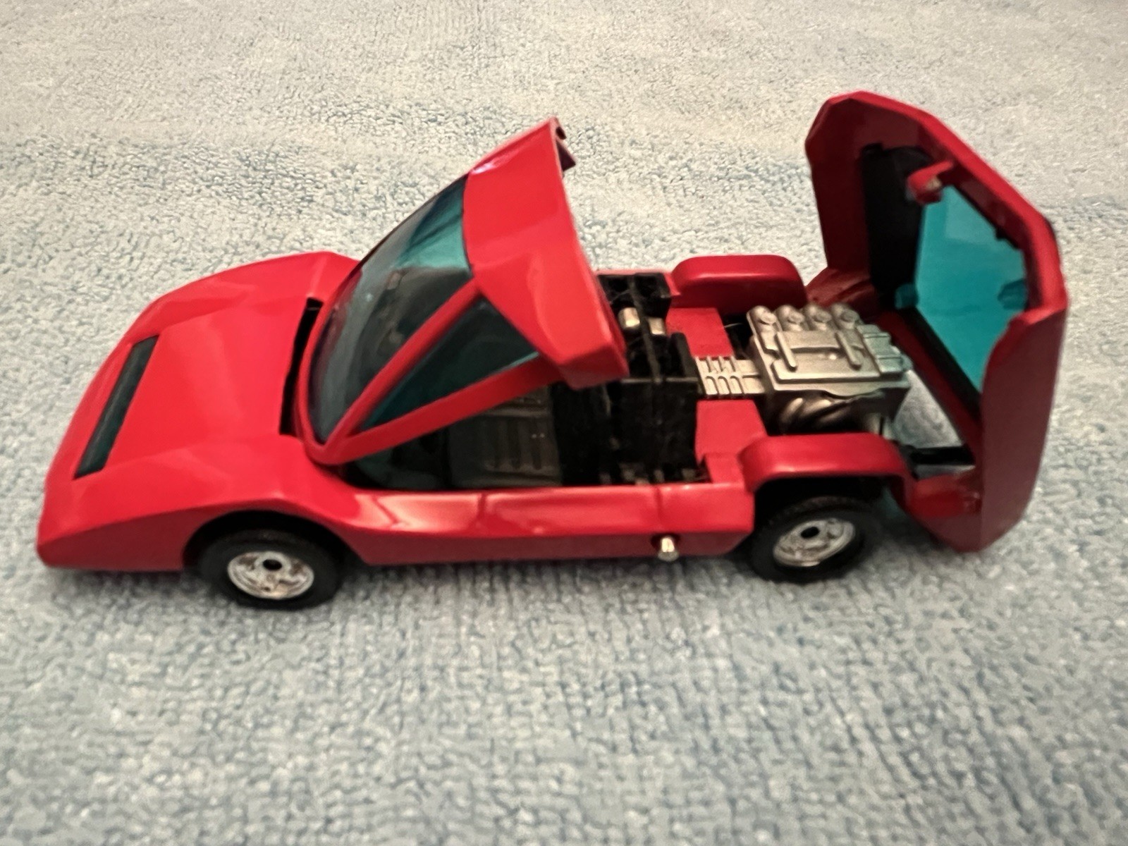 MiniTech Fiat Abarth 2000 Red Coupe KS 102 One Touch Action 1:43 Scale Korea
