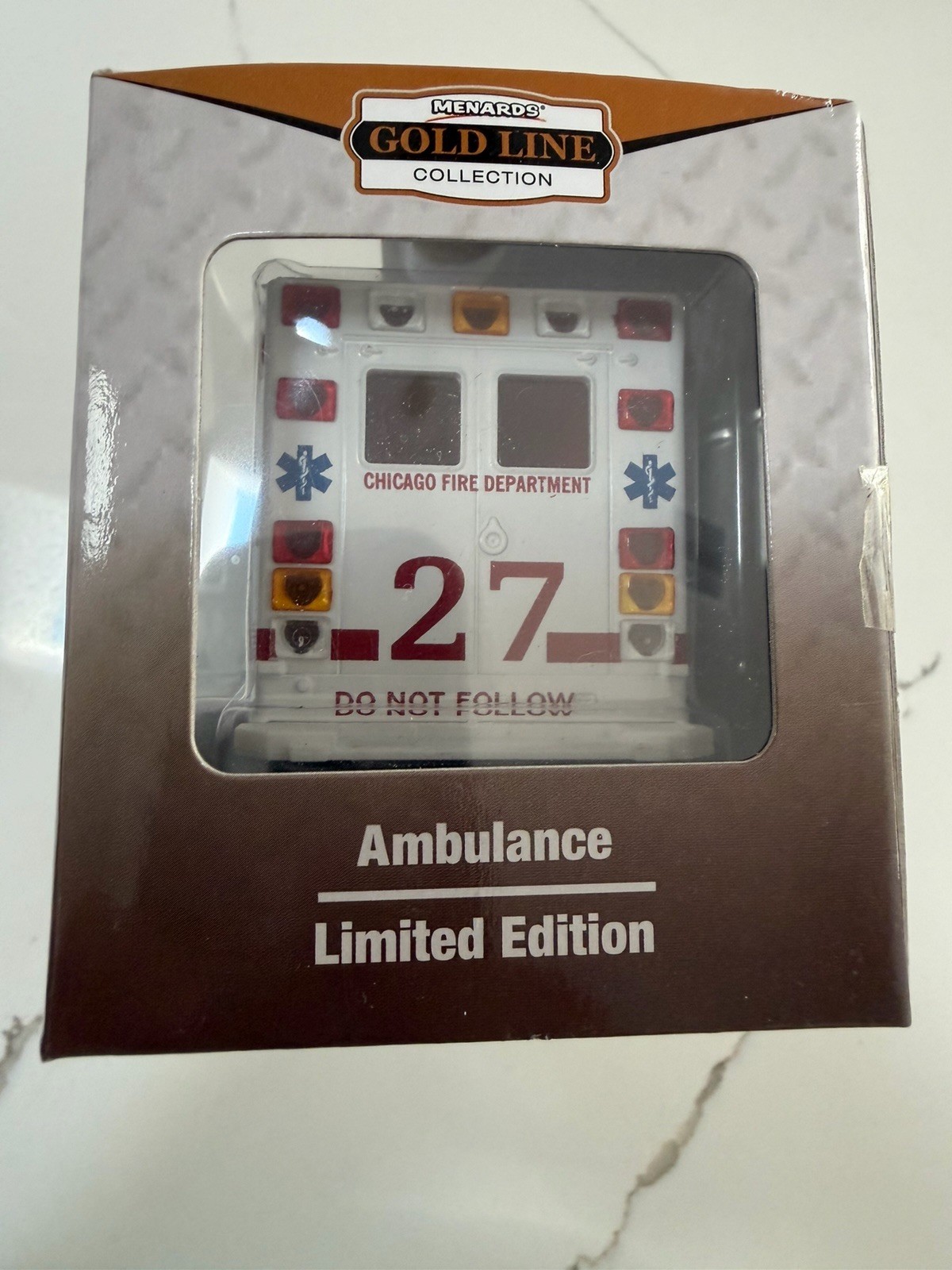 Menards 279-0862 1:48 Gold Line CNW Chicago Fire Department Ambulance #27