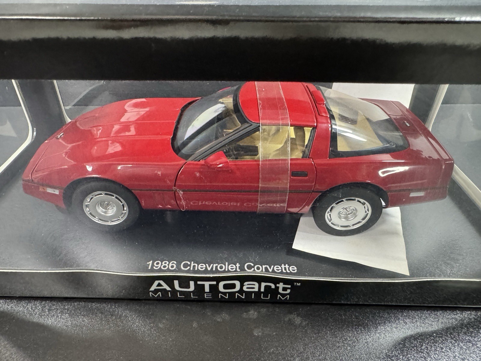 Auto Art Millennium 1986 Chevrolet Corvette Red 1:18 Diecast