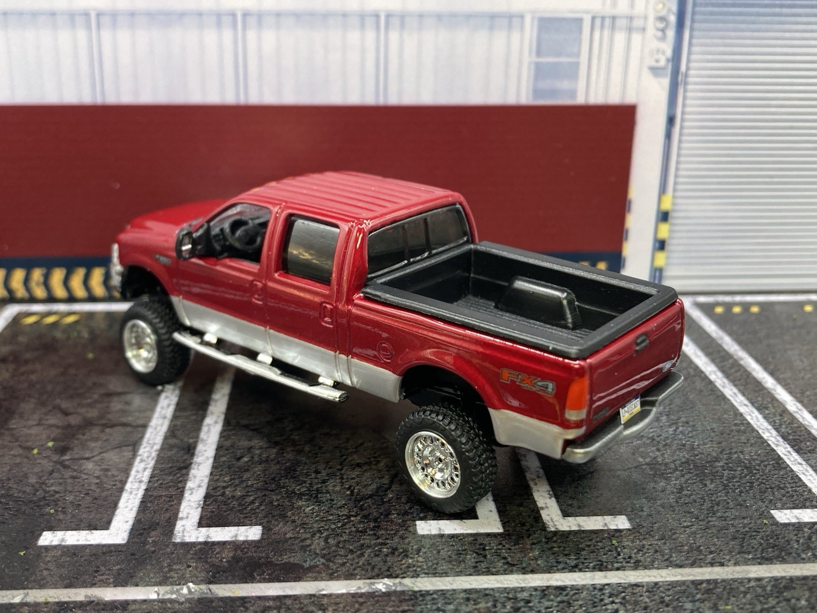 2004 Ford F-250 Super Duty Lifted 4×4 Truck 1/64 Diecast Custom Off Road Pickup