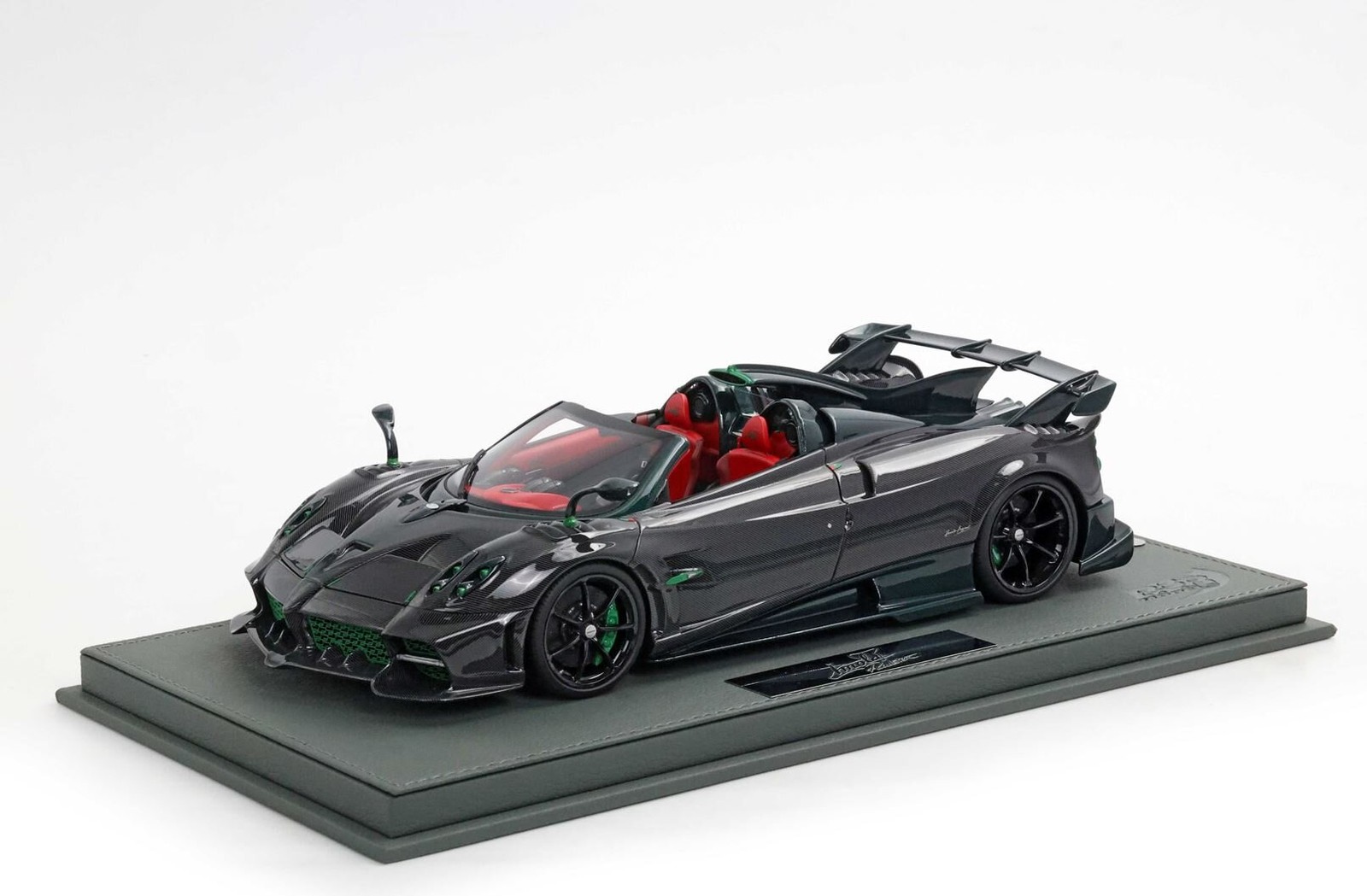 Pagani Imola Roadster Gloss carbon in 1:18 scale by BBR