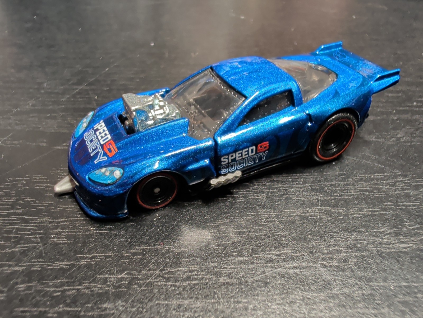 Hot Wheels 1:64 Corvette Z06 Drag Racer Diecast Car – GRL96 Blue