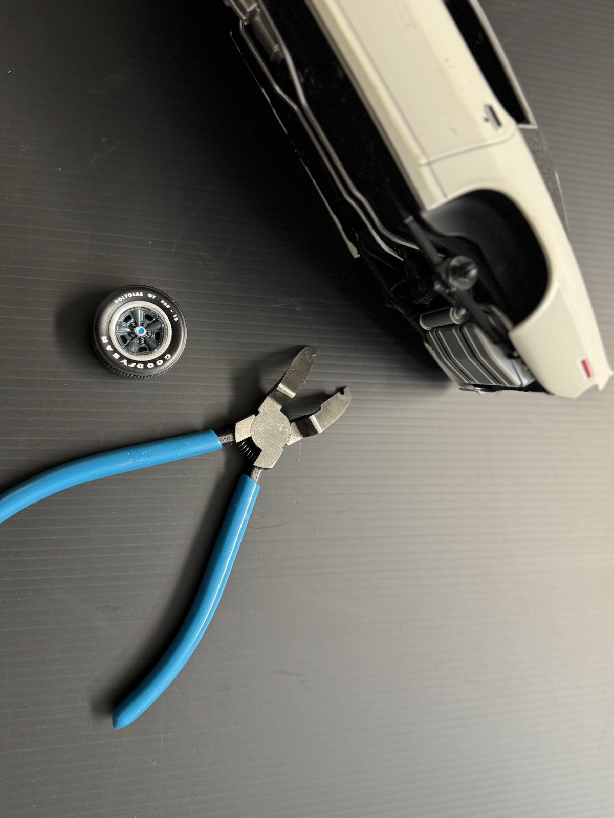 Wheel Removal Tool For 1/18 Diecast Models. Last Sets !