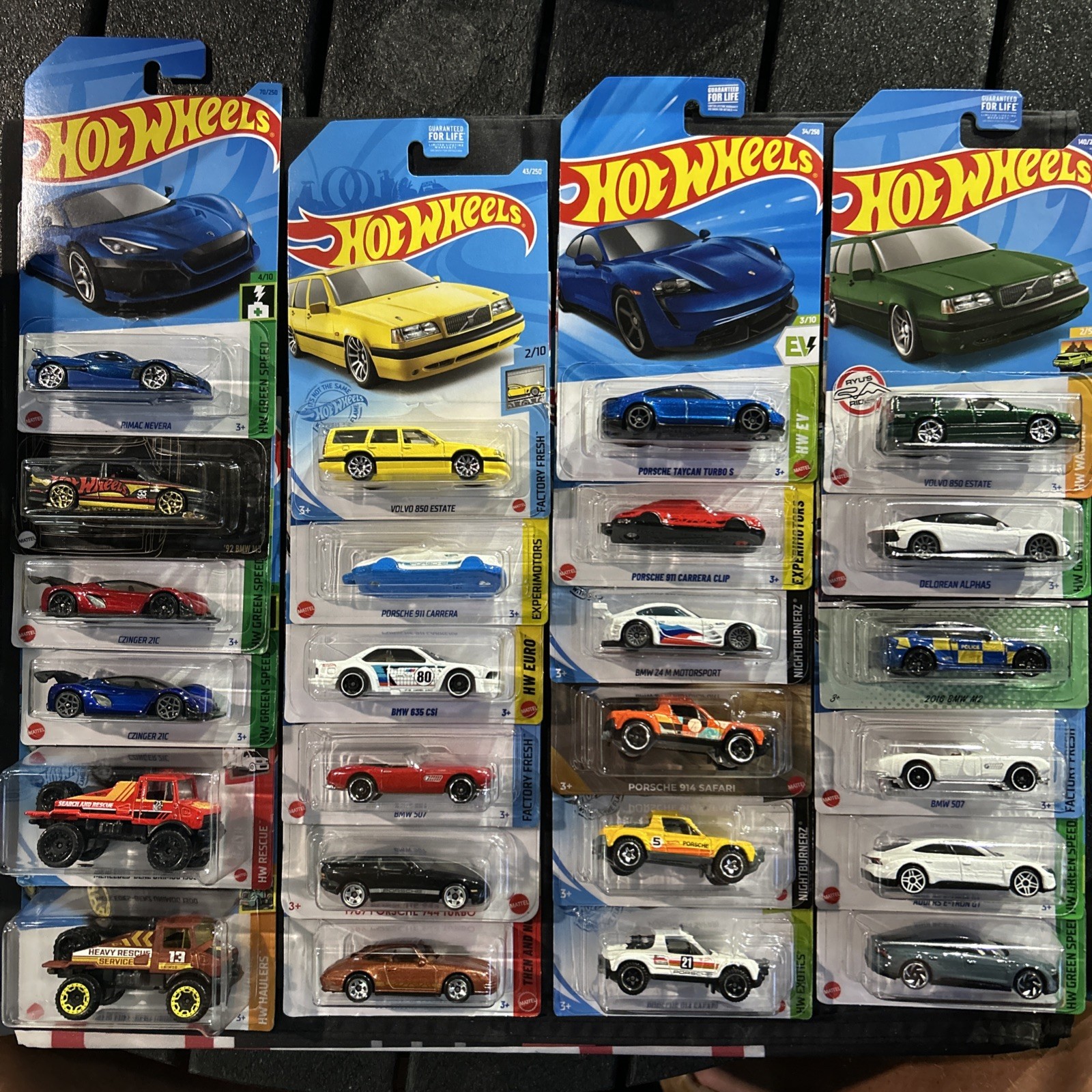 Hot Wheels Exotics Lot Of 24 Lamborghini, Porsche, Jaguar, Mercedes, Volvo