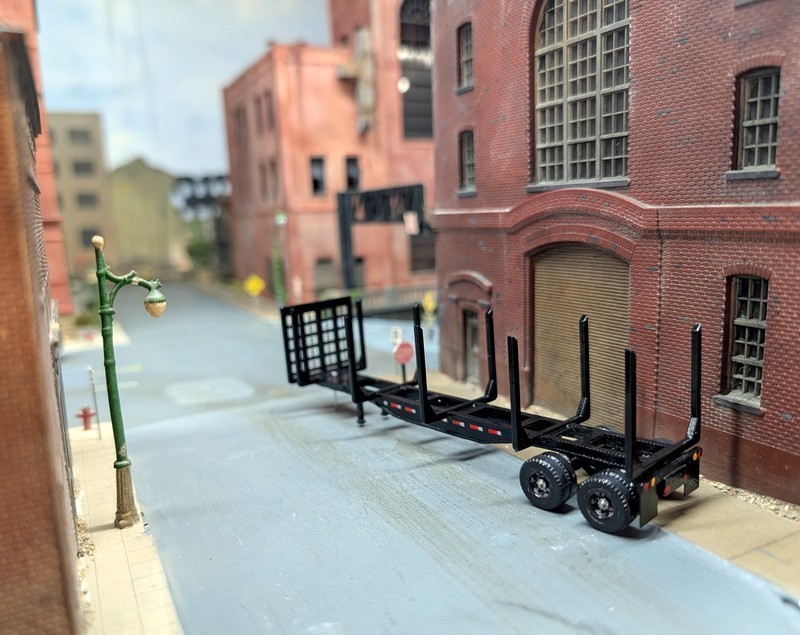 1/87 HO Scale Custom Built 42′ Log Trailer. 3D Printed Resin Model.