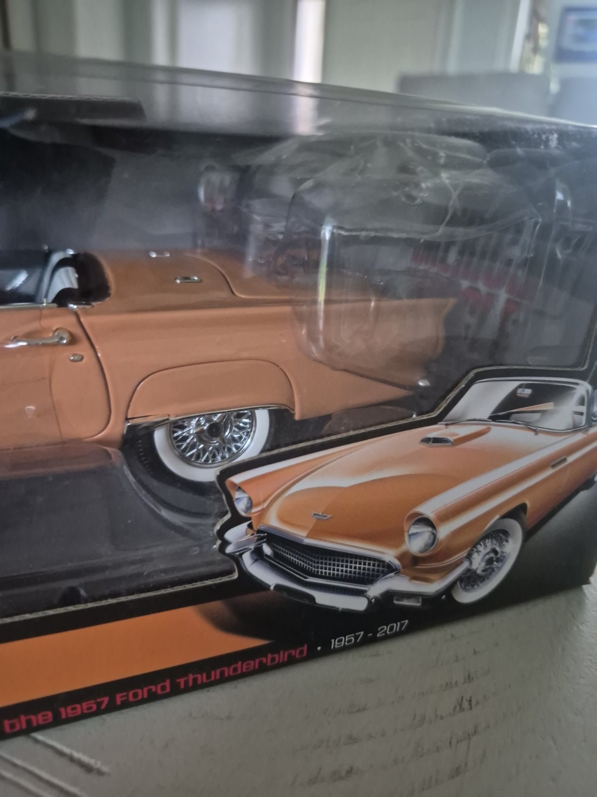 1957 Ford Thunderbird With Removable Top Coral Sand 1:18 Autoworld AMM1106
