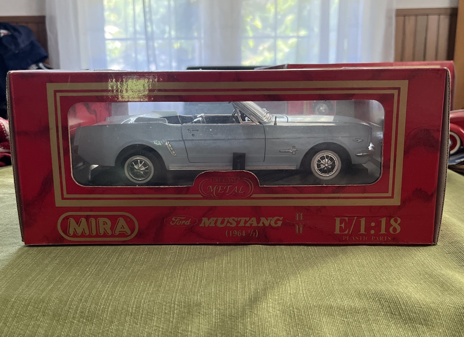 MIRA GOLDEN LINE 1964 1/2 FORD MUSTANG Hardtop 1:18 Scale Light Blue