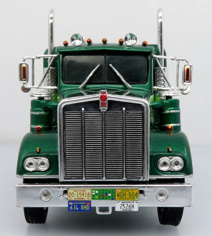 1976 Kenworth W900A Tractor & Trailer: Movin’ On 1:43 Diecast/ABS Plastic Model