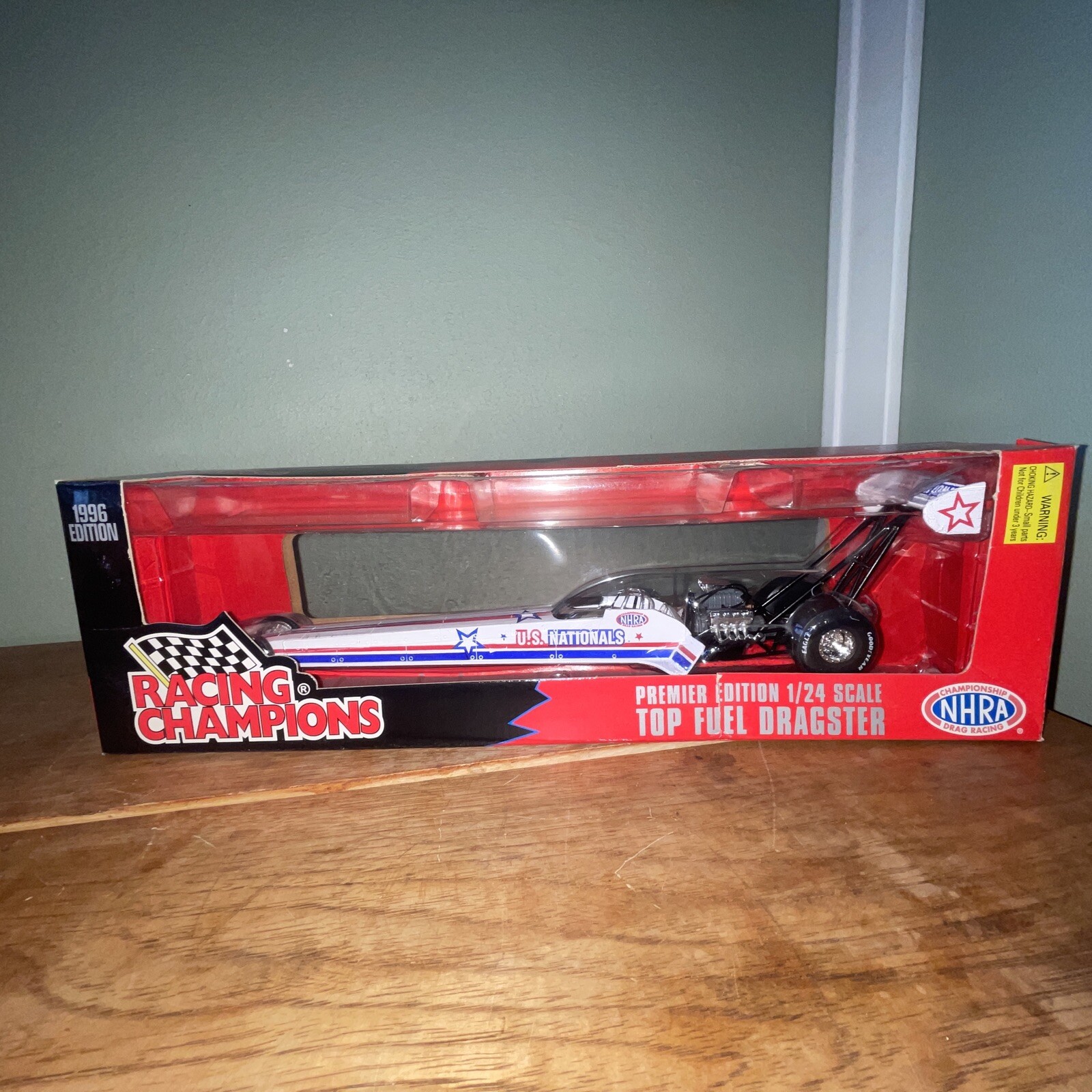 Racing Champions 1/24 Scale Diecast 09700 – 1996 Top Fuel Dragster US Nationals