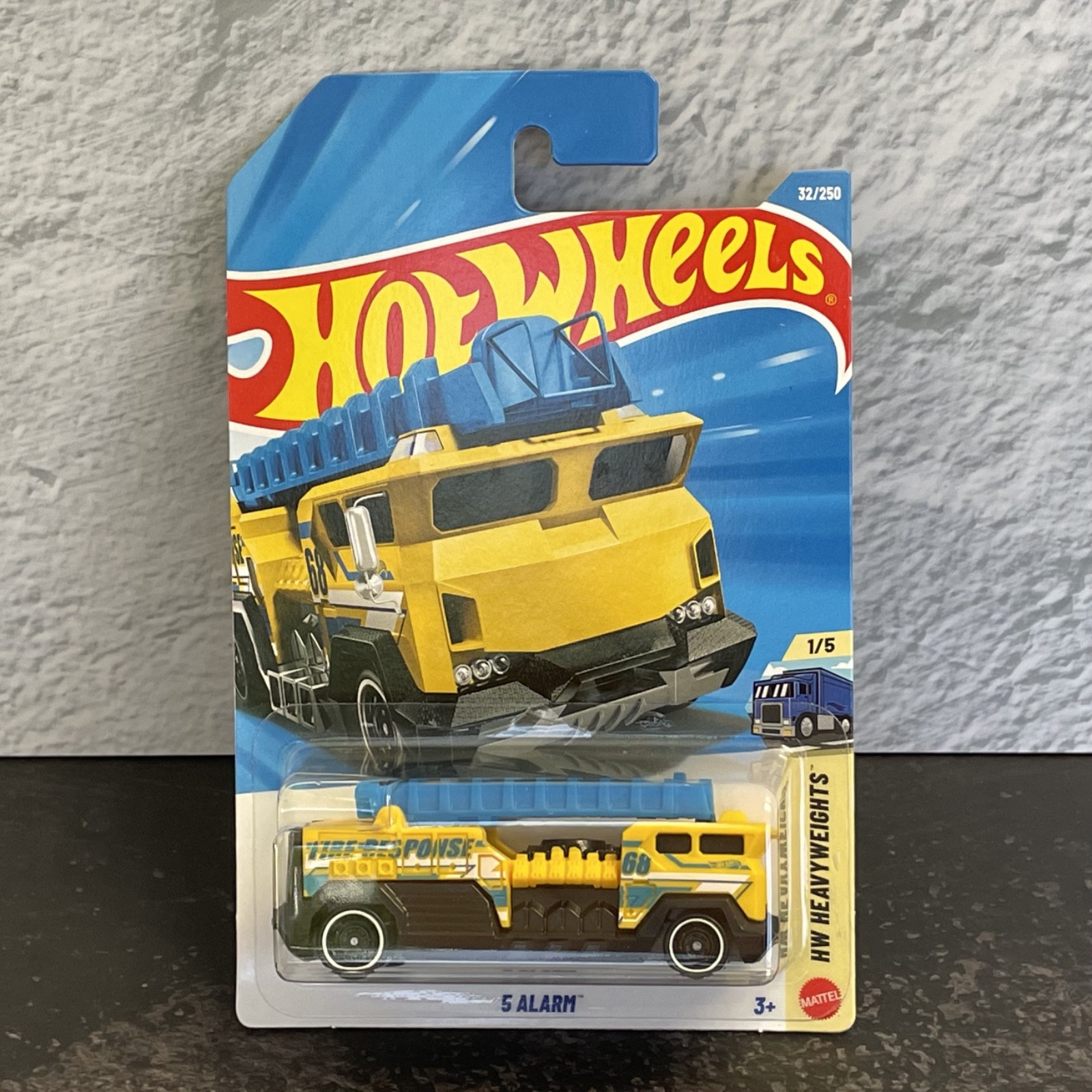 5 Alarm #32 Heavy Weights 1/5 2026 Hot Wheels – NEW