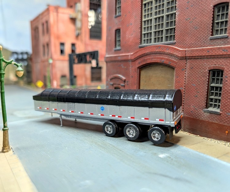 1/87 HO Scale Custom Built 3D Printed 42′ Covered 3 Axle Dump Trailer