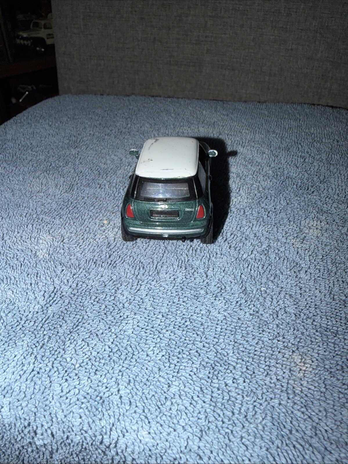 KINSMART MINI COOPER PULL BACK N GO CAR