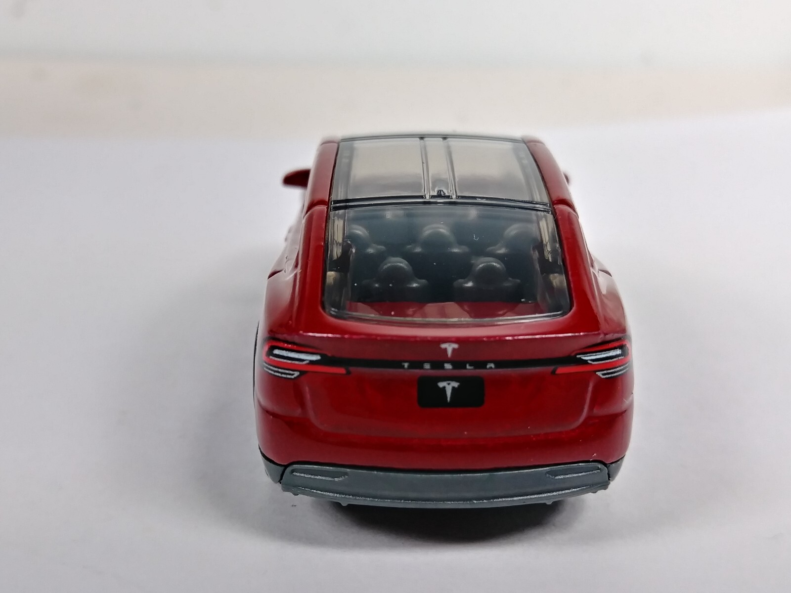 Tesla Model X Matchbox 2023 1-100 MBX Metro #18 Metalflake Red 10SP 1:64 Loose