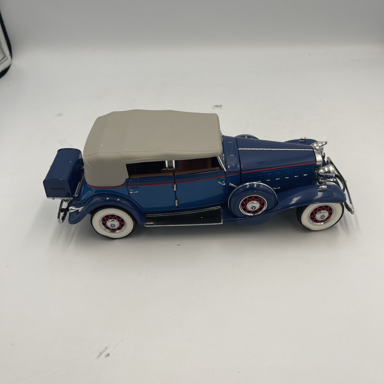 Franklin Mint 1932 V-16 Cadillac Sport Phaeton￼Die Cast With Paper Work