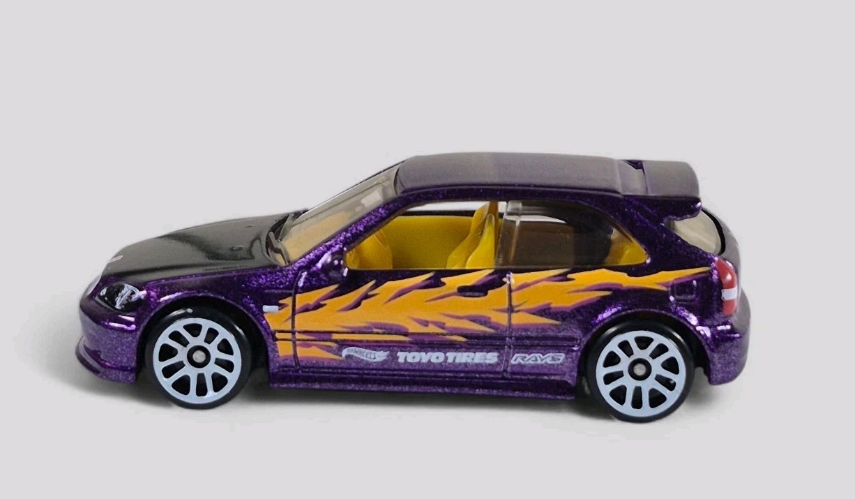 1999 HONDA CIVIC TYPE R Diorama Collectible DieCast Model Car 1:64 Purple LOOSE