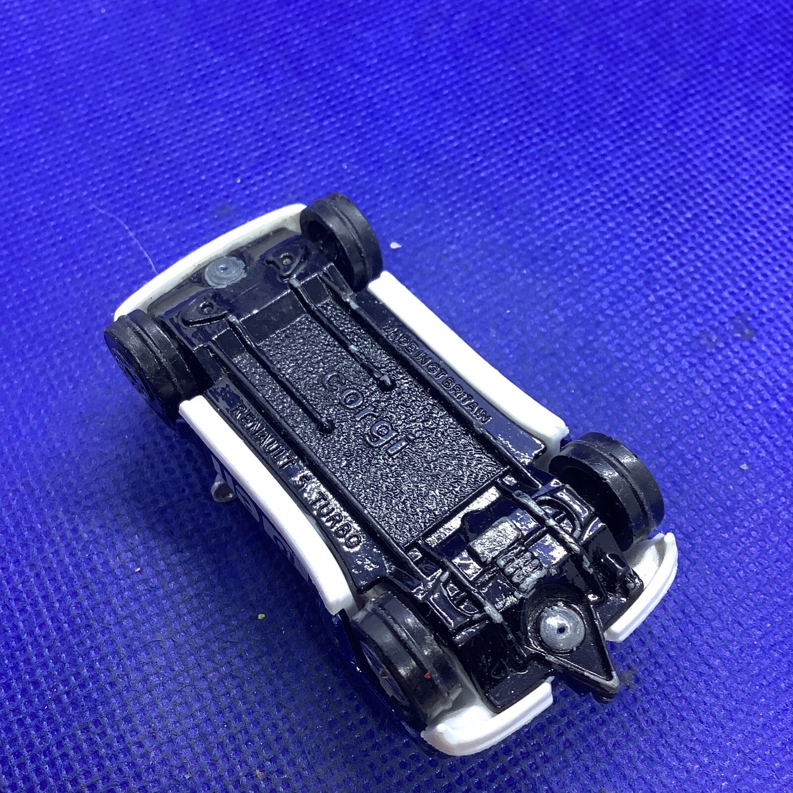 Corgi Renault 5 Turbo Elf #18 Blue 10 Spoke Wheels Made in United Kingdom