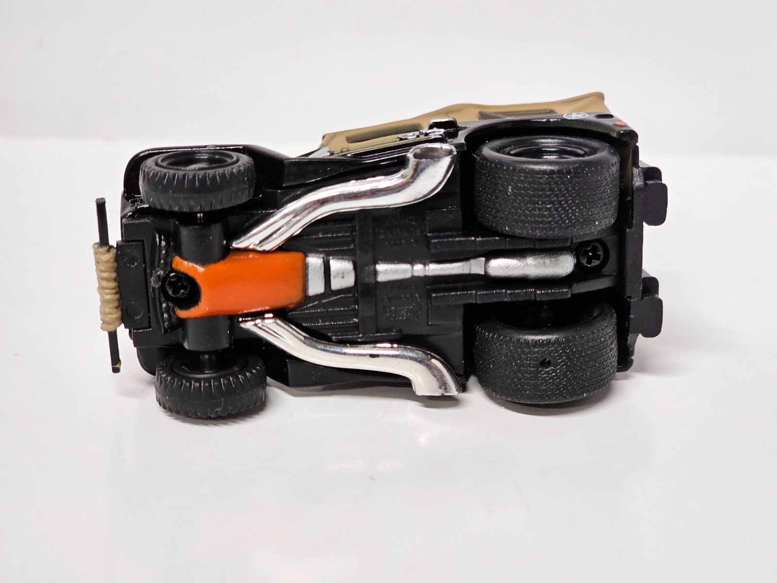 Muscle Machines Jeep Black & Tan 1/64
