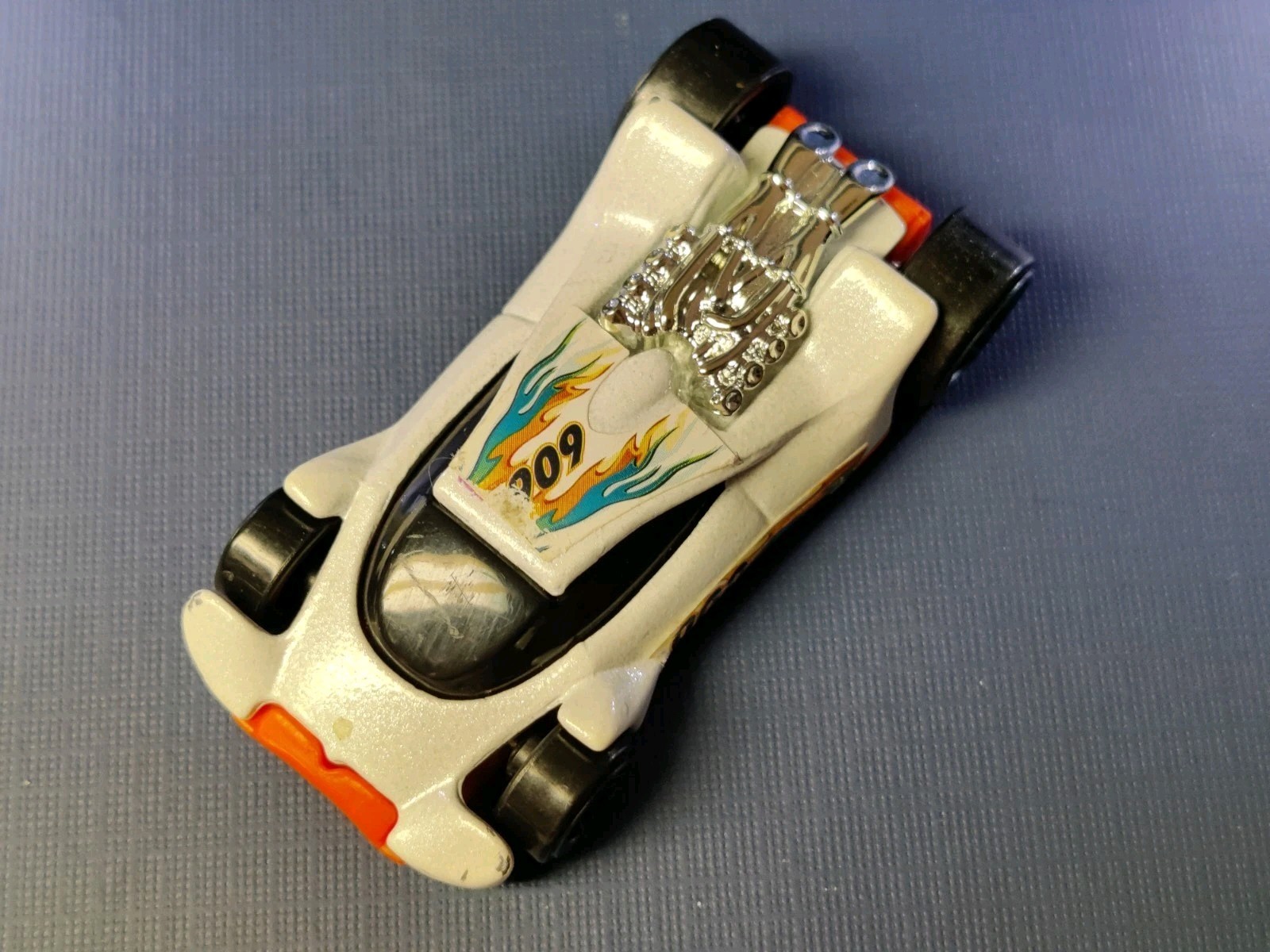 Hot Wheels 2009 White Exclusive McDonald’s Diecast Racing Car 909 ~ Loose