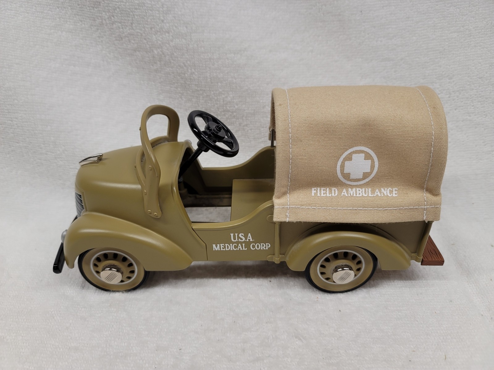 HALLMARK Kiddie Car Classics 1941 Garton Field Ambulance QHG9049 NIB