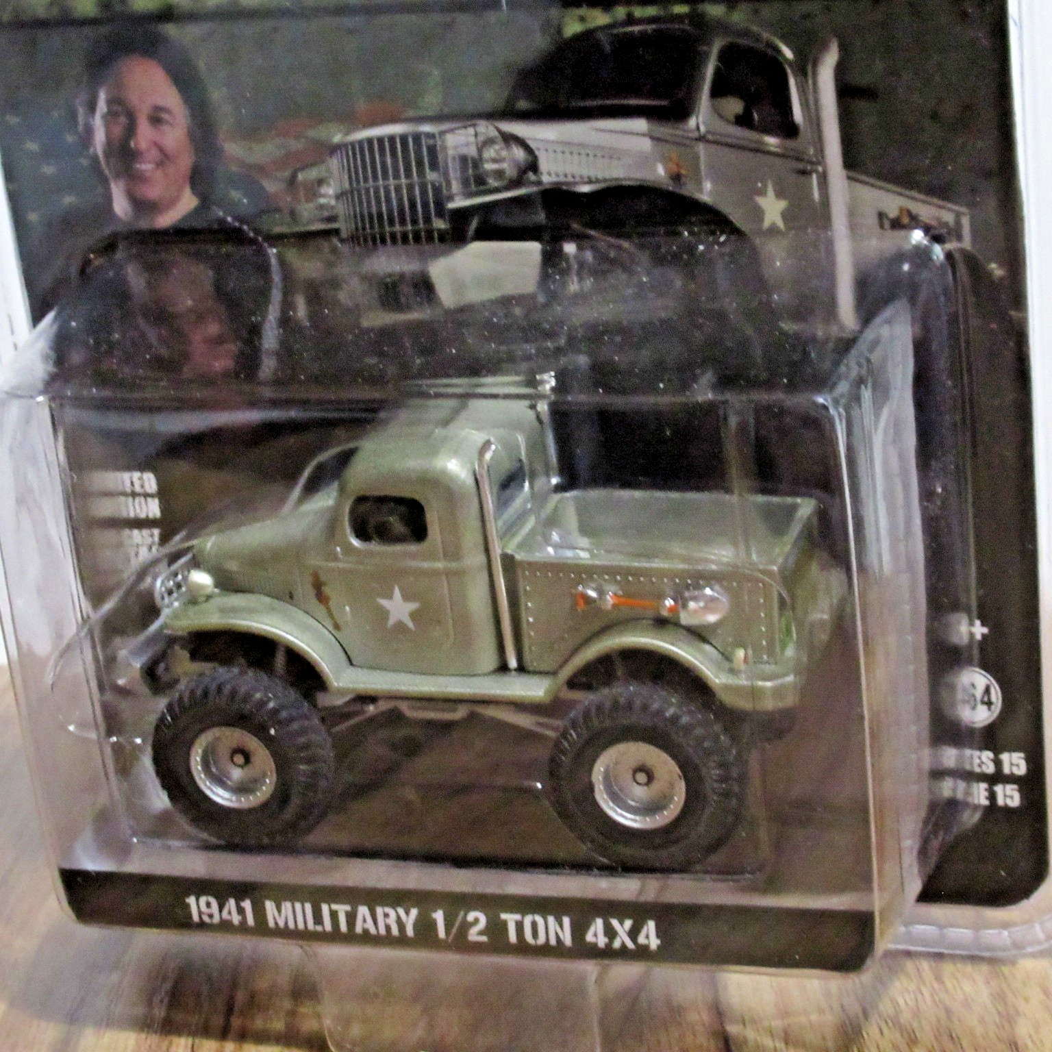 GREENLIGHT 1/64 HOLLYWOOD STACEY DAVID’S GEARZ 1941 MILITARY 1/2 TON 4×4