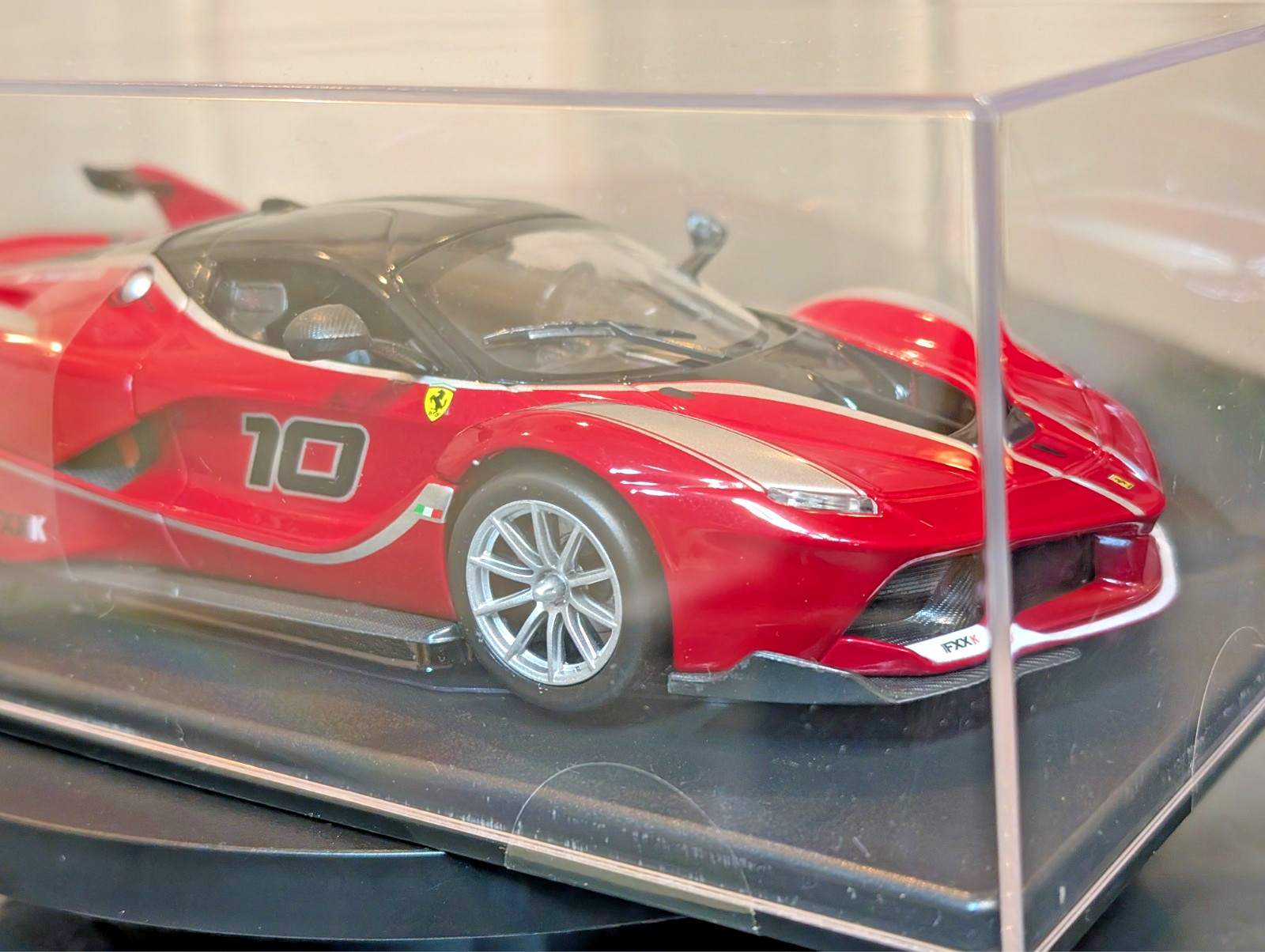 DeAgostini Ferrari FXX K 2014 Red 1/24 Diecast Model Car Display Case Used JP