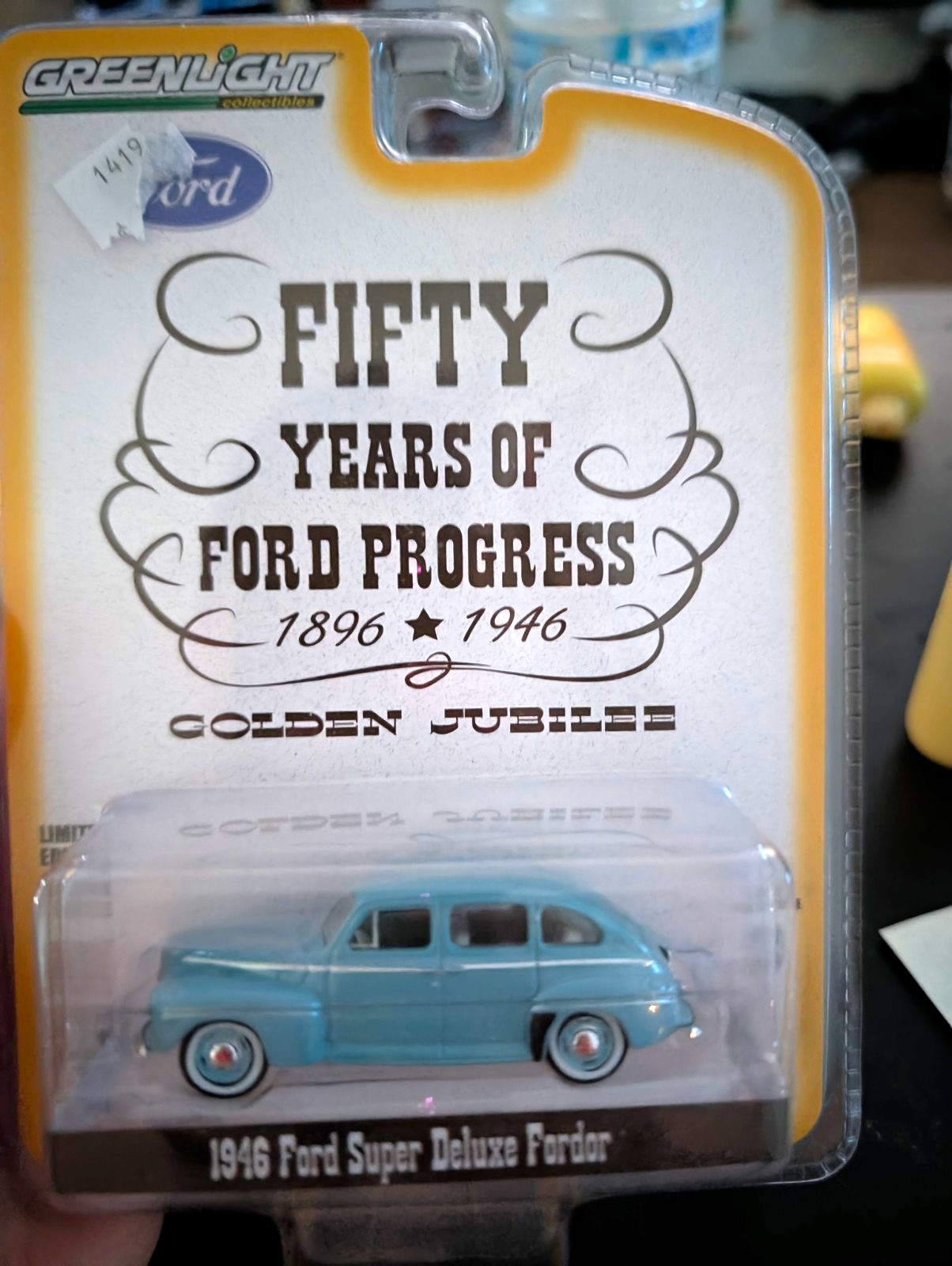 GreenLight Golden Jubilee 1:64 1946 Ford Super Deluxe Fordor