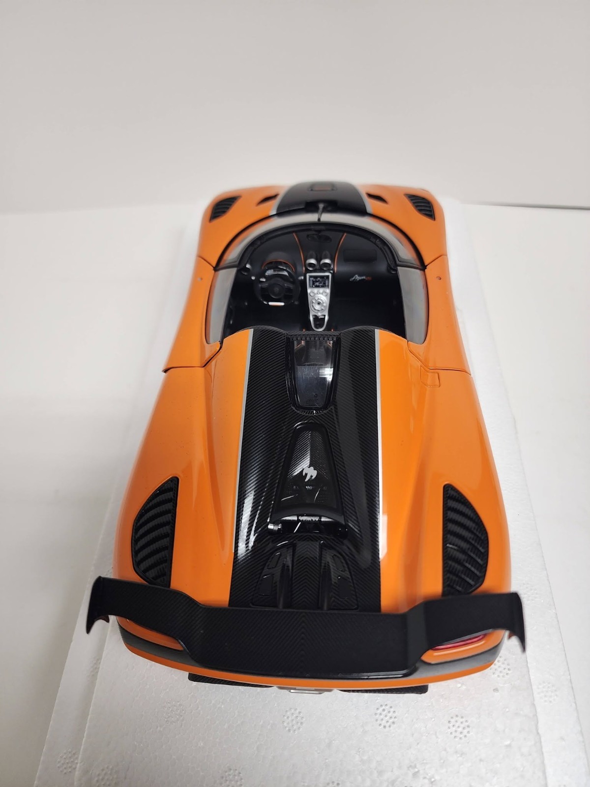 AUTOart: 1/18 autoart model car – Koenigsegg One 1 Agera RS, cone orange/black.