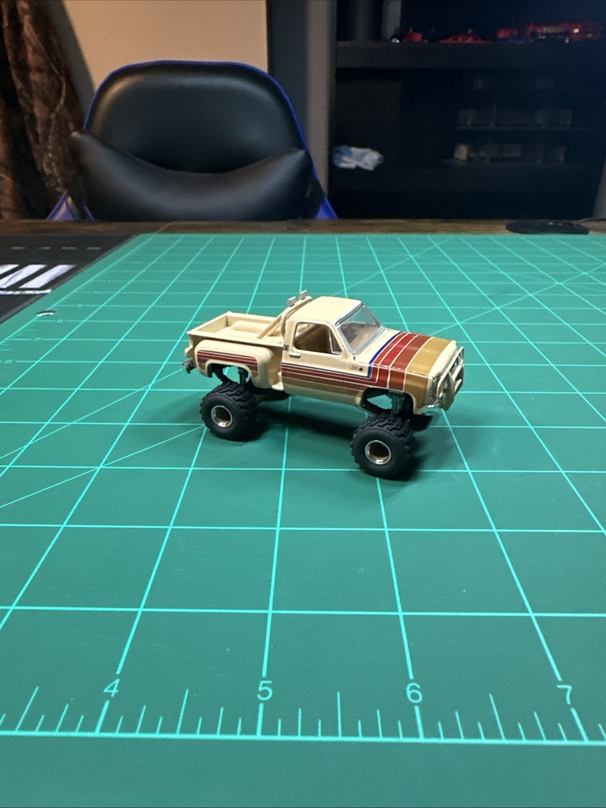 CUSTOM LIFTED M2 MACHINES 1976 GMC SIERRA CLASSIC SQUAREBODY DESERT FOX