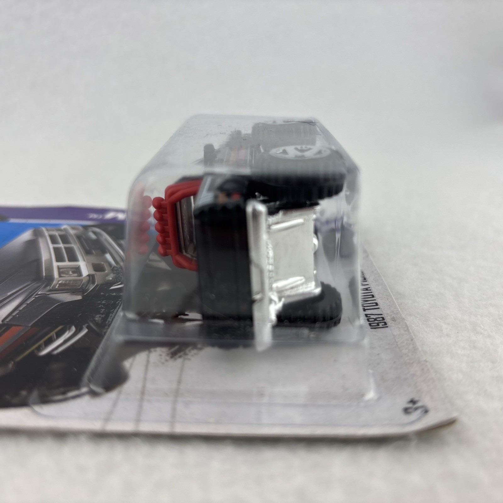 Hot Wheels HW Showroom Black 1987 Toyota Pickup Truck – Hot Trucks Series 2013