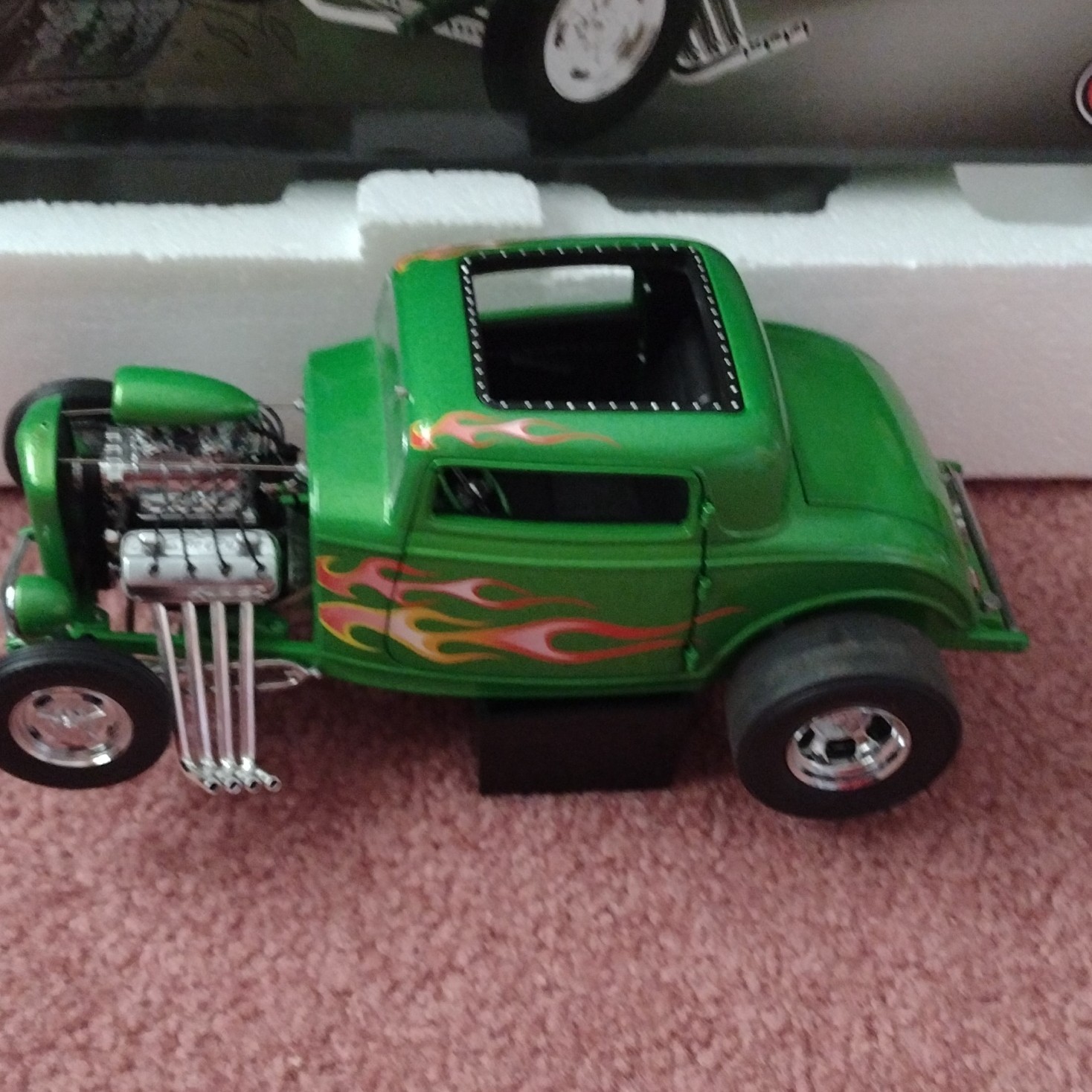 ACME Rat Fink Blown 1932 Ford 3-Window Green Diecast 1:18 Opening Parts
