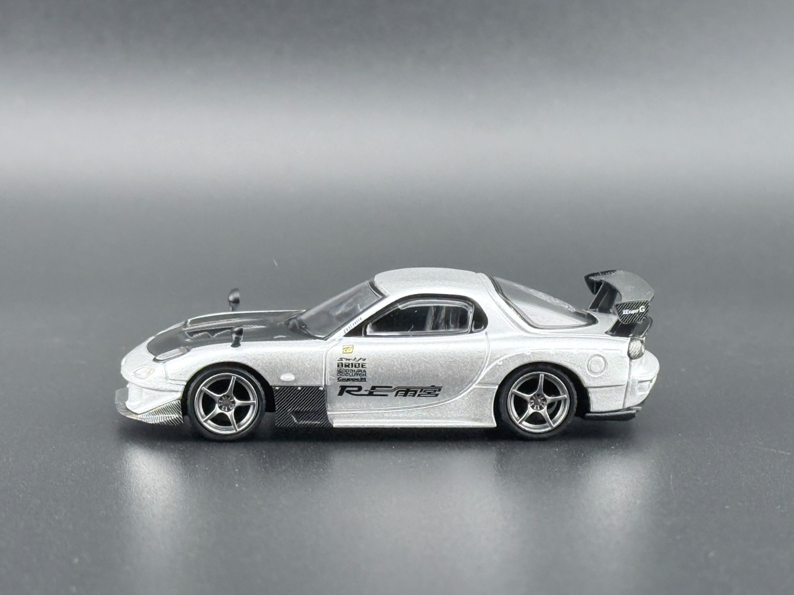 Mini GT Mazda RX-7 RE-Amemiya – Silver Metallic #1106 1/64