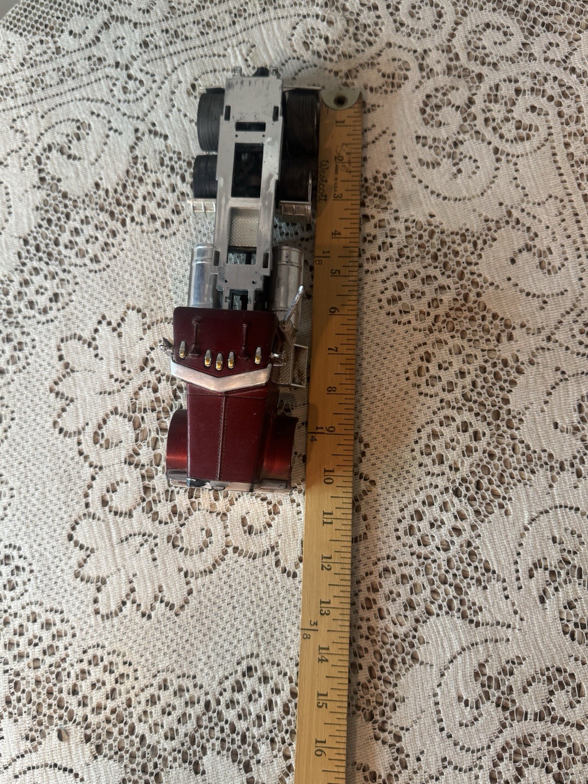 JADA ROADRIGZ PETERBILT MODEL 379 HOT ROD PETE 1:32 RED WITH FLAME