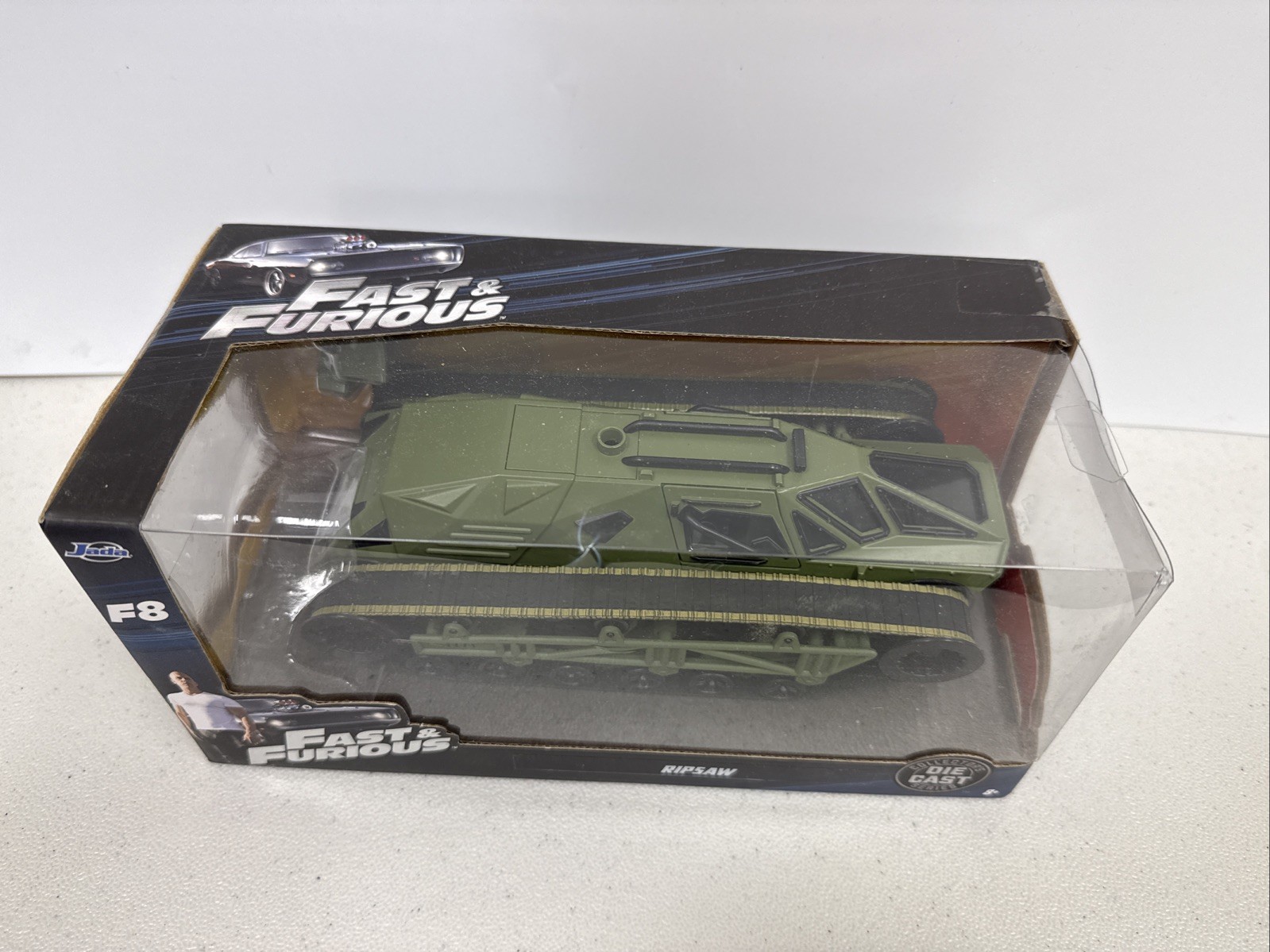 Jada 1:24 Fast & Furious Ripsaw Tank