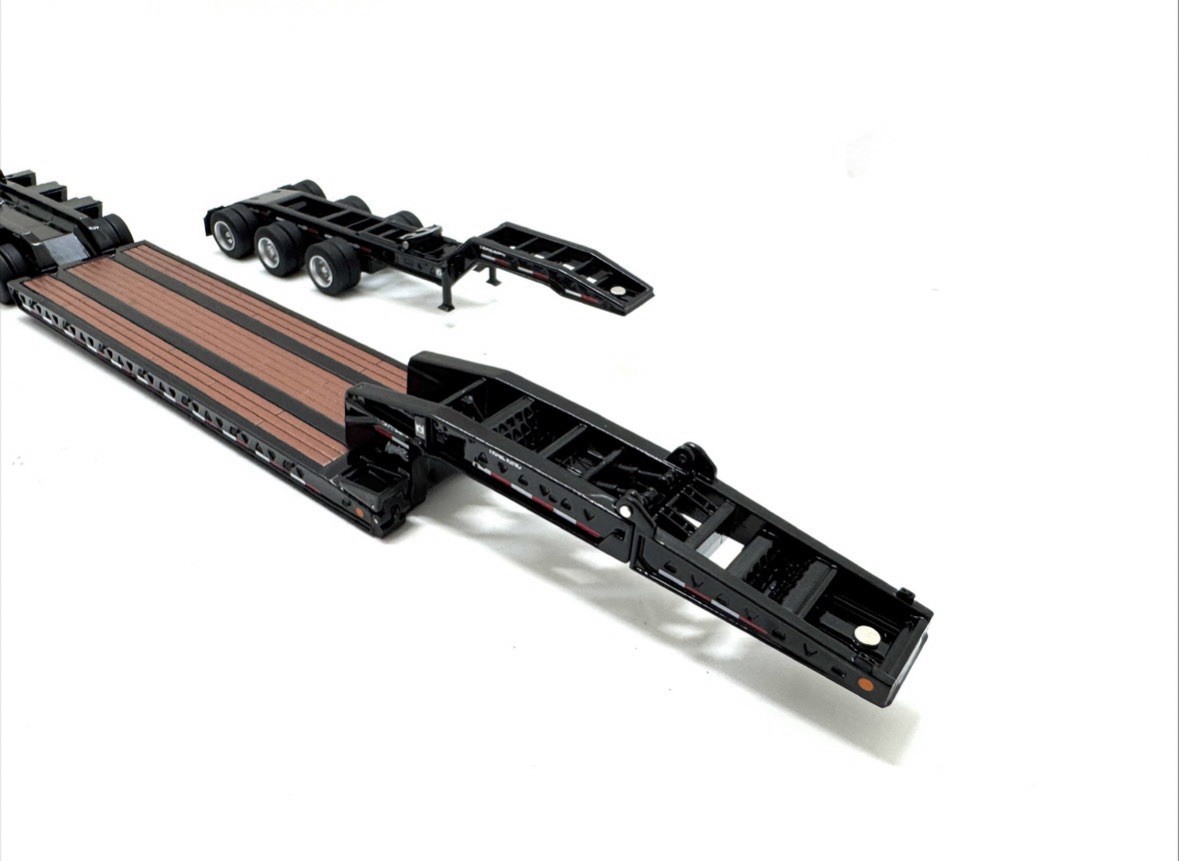 TRAIL KING TK170 LOWBOY TRAILER BLACK W/JEEP 1/64 BY DIECAST MASTERS 71165