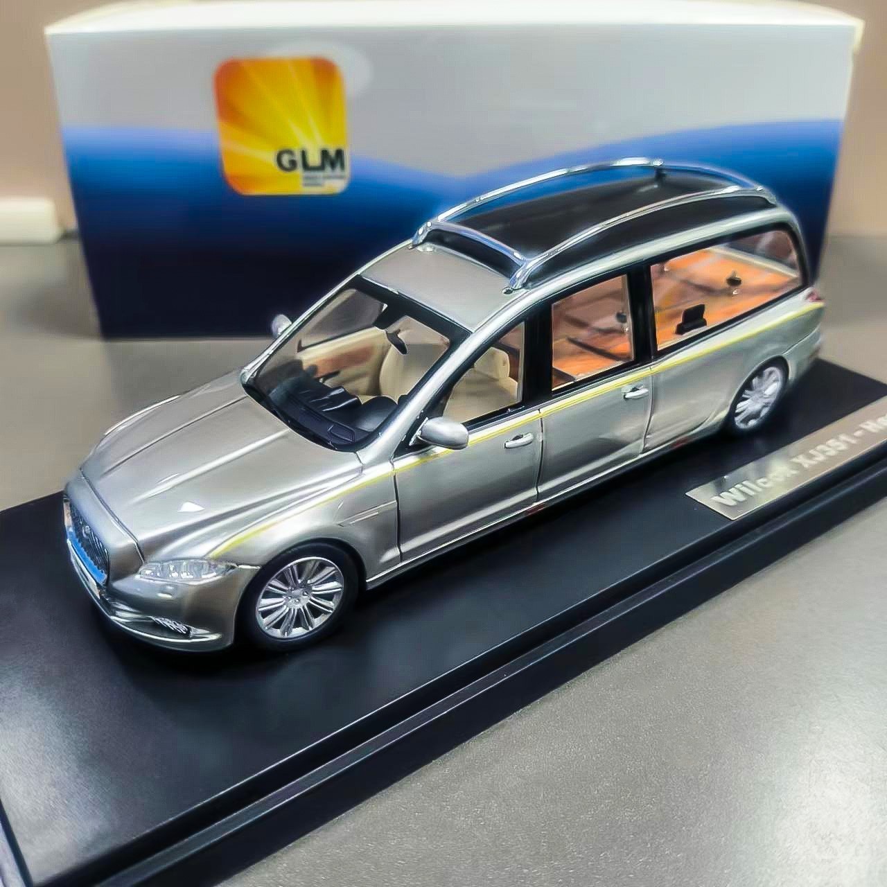 GLM 1/43 Jaguar XJ (X351) Hearse Wilcox Eagle Resin Car Model Silver Collection