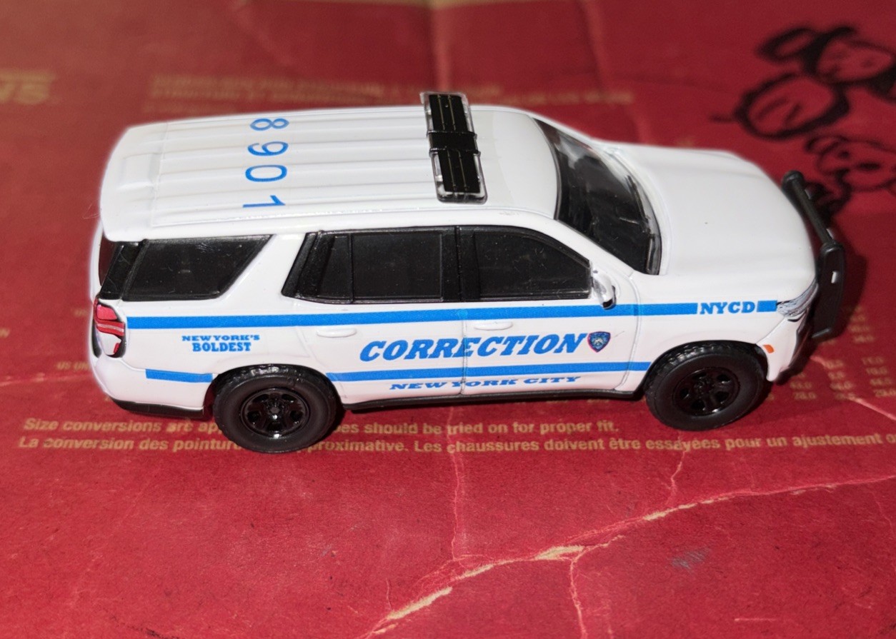 1/64 Kitbash Chevy Tahoe NYCD New York City Corrections Department Transport