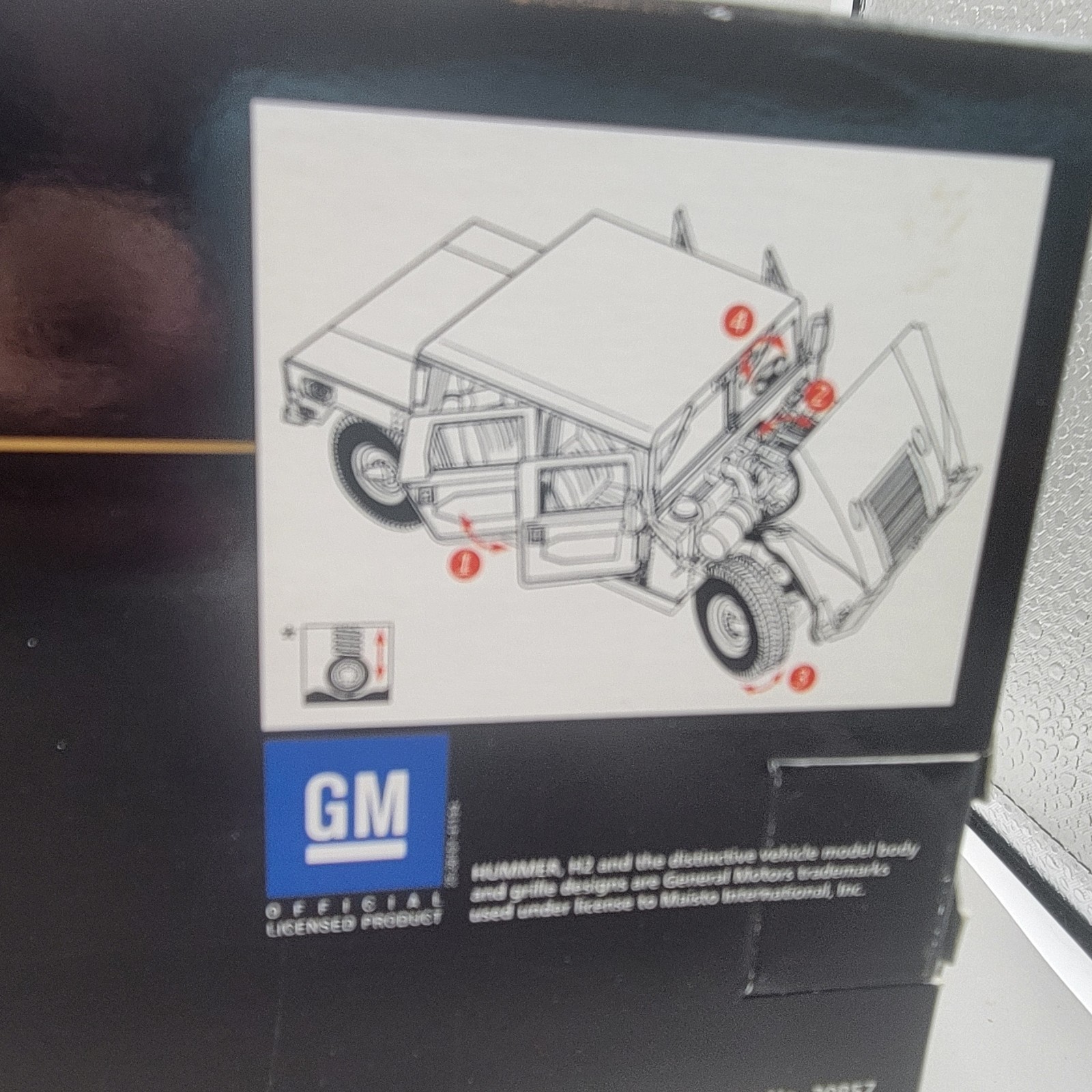 Maisto Hummer Hard Top 4×4 1:18 Scale Diecast Model Truck Military Humvee Silver