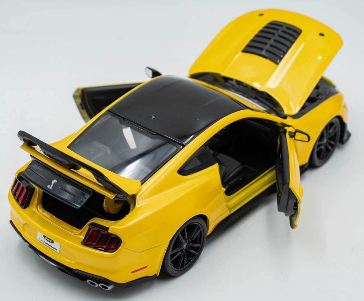 Maisto 1:18 Scale Special Edition – 2020 Mustang Shelby GT 500 Metallic Yellow