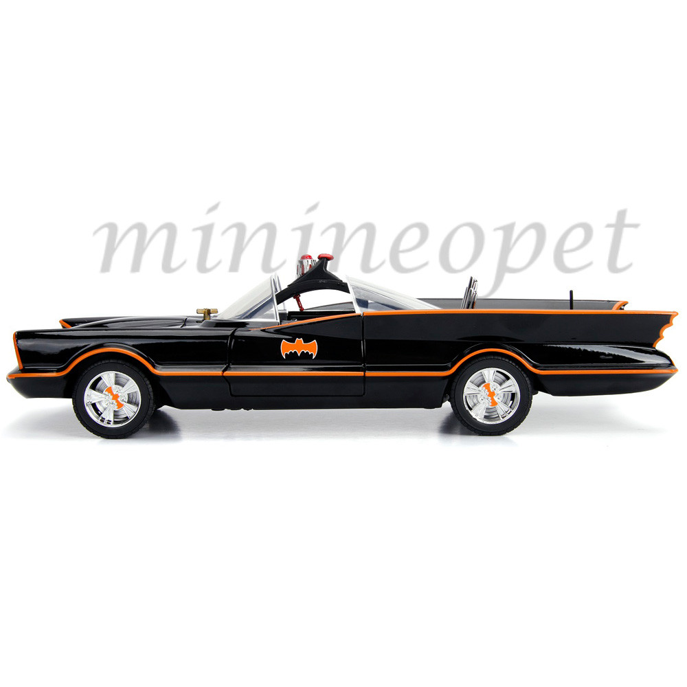 JADA 98625 TV SERIES 1966 CLASSIC BATMOBILE 1/18 w LIGHT & BATMAN ROBIN FIGURES