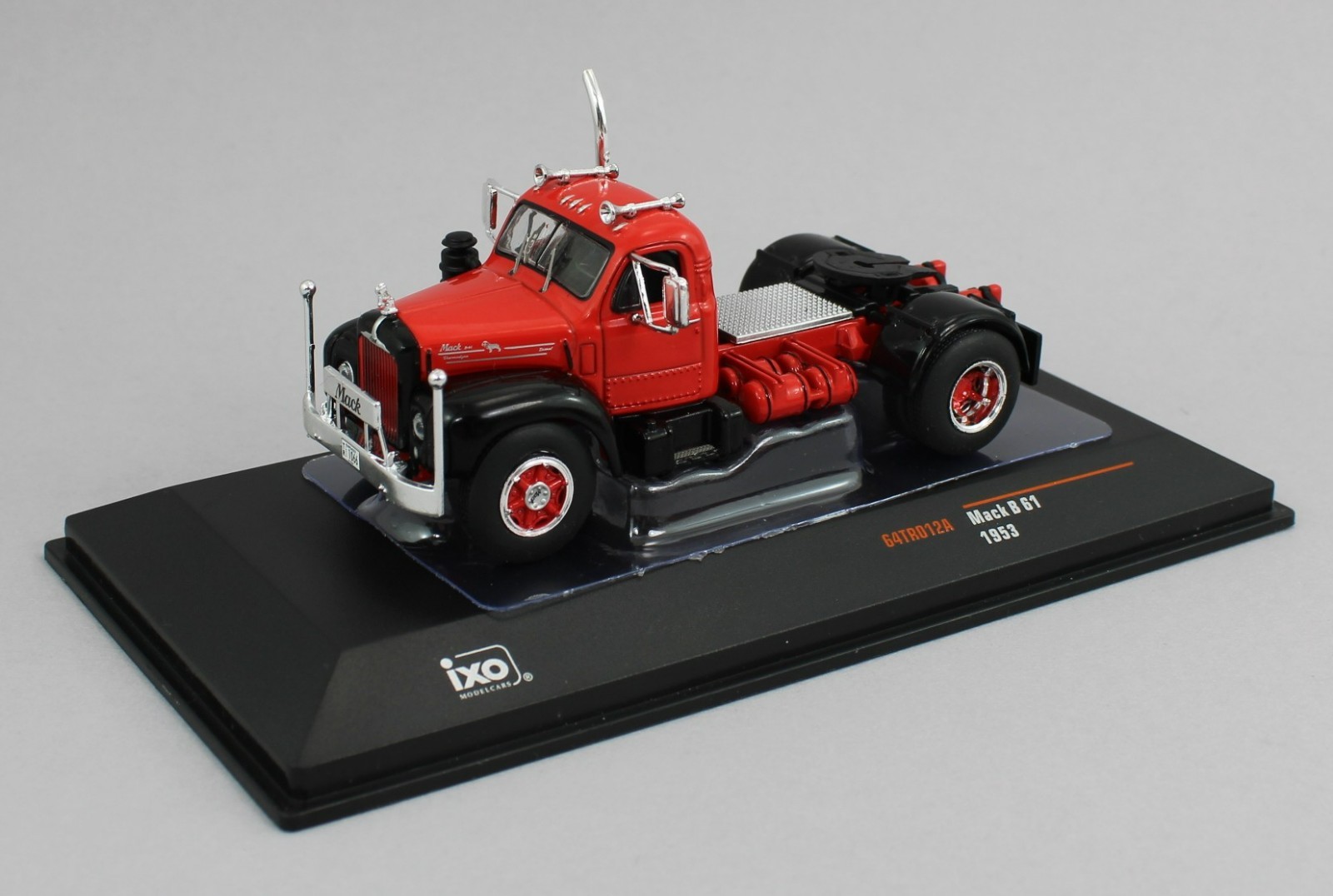 1:64 IXO Models *RED & BLACK* 1953 MACK B61 Semi Truck *NIB*