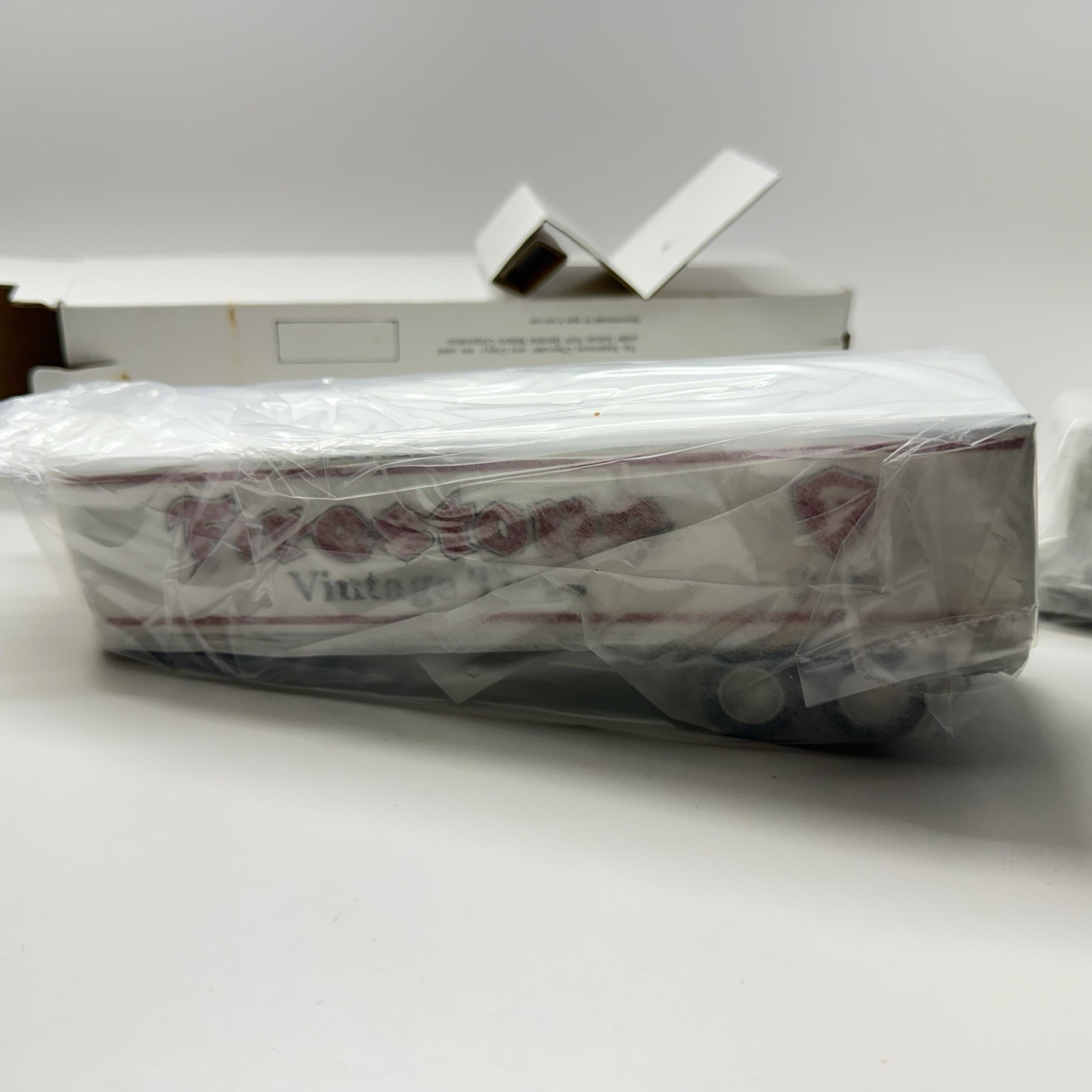 NIP COLLECTORS ERTL COKER TIRE FIRESTONE VINTAGE TIRES TRUCK PART NO. B217UO