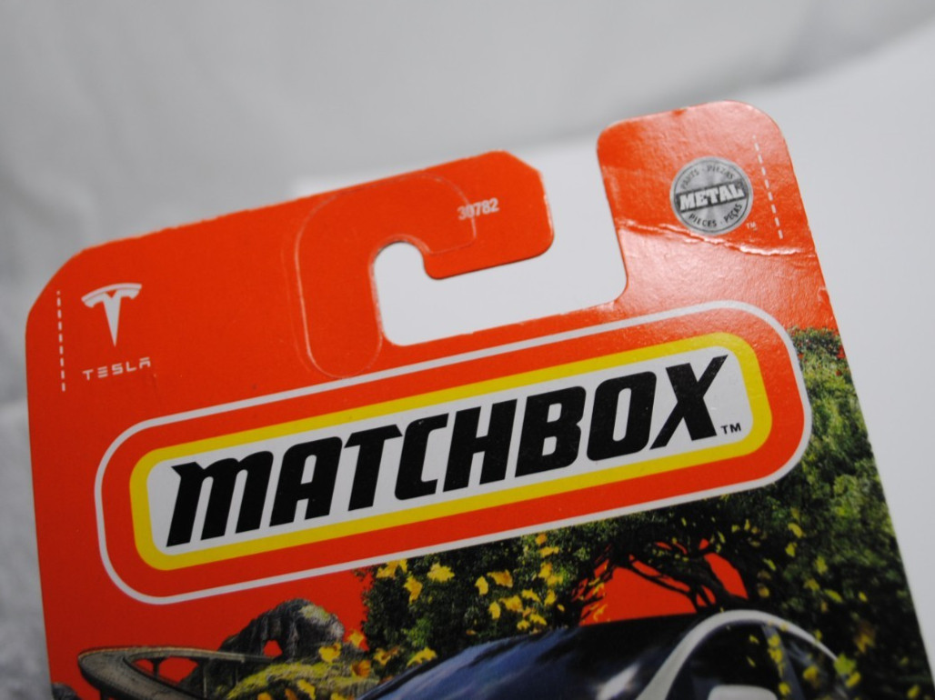 Worn – Matchbox Tesla Model X White 59/100