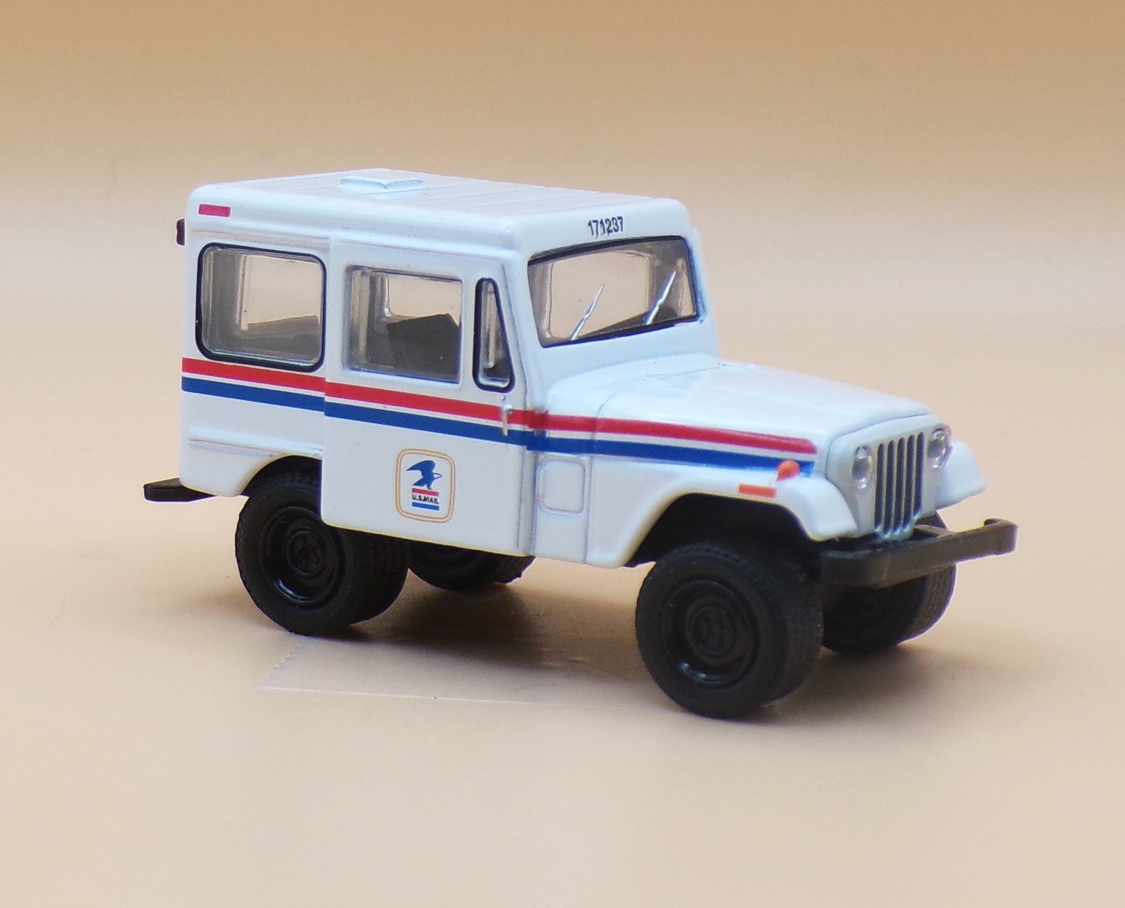 1971 Jeep DJ-5…USPS Delivery Vehicle…White.. Greenlight …1:64