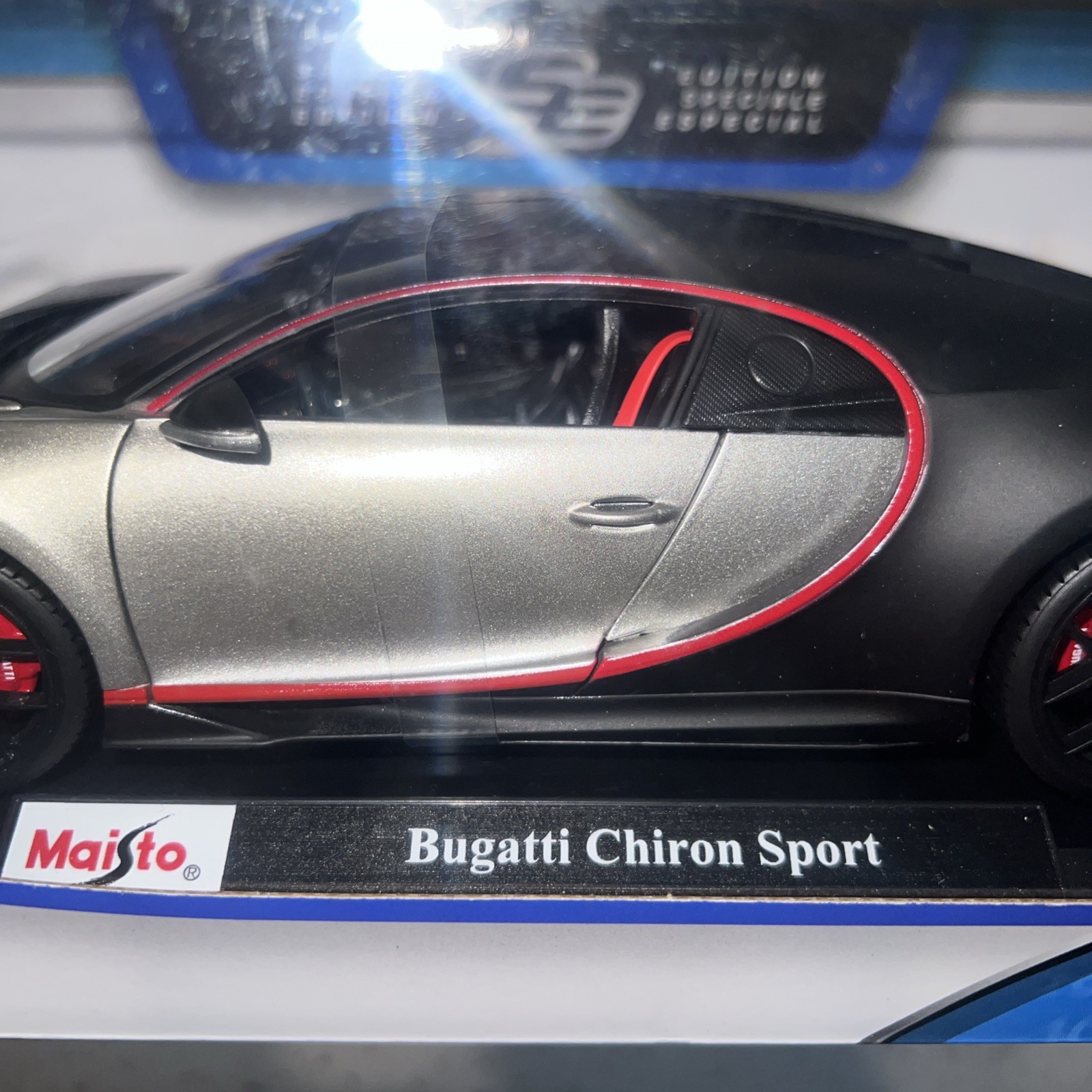 1/18 Maisto Bugatti Chiron Silver Black Diecast Special Edition