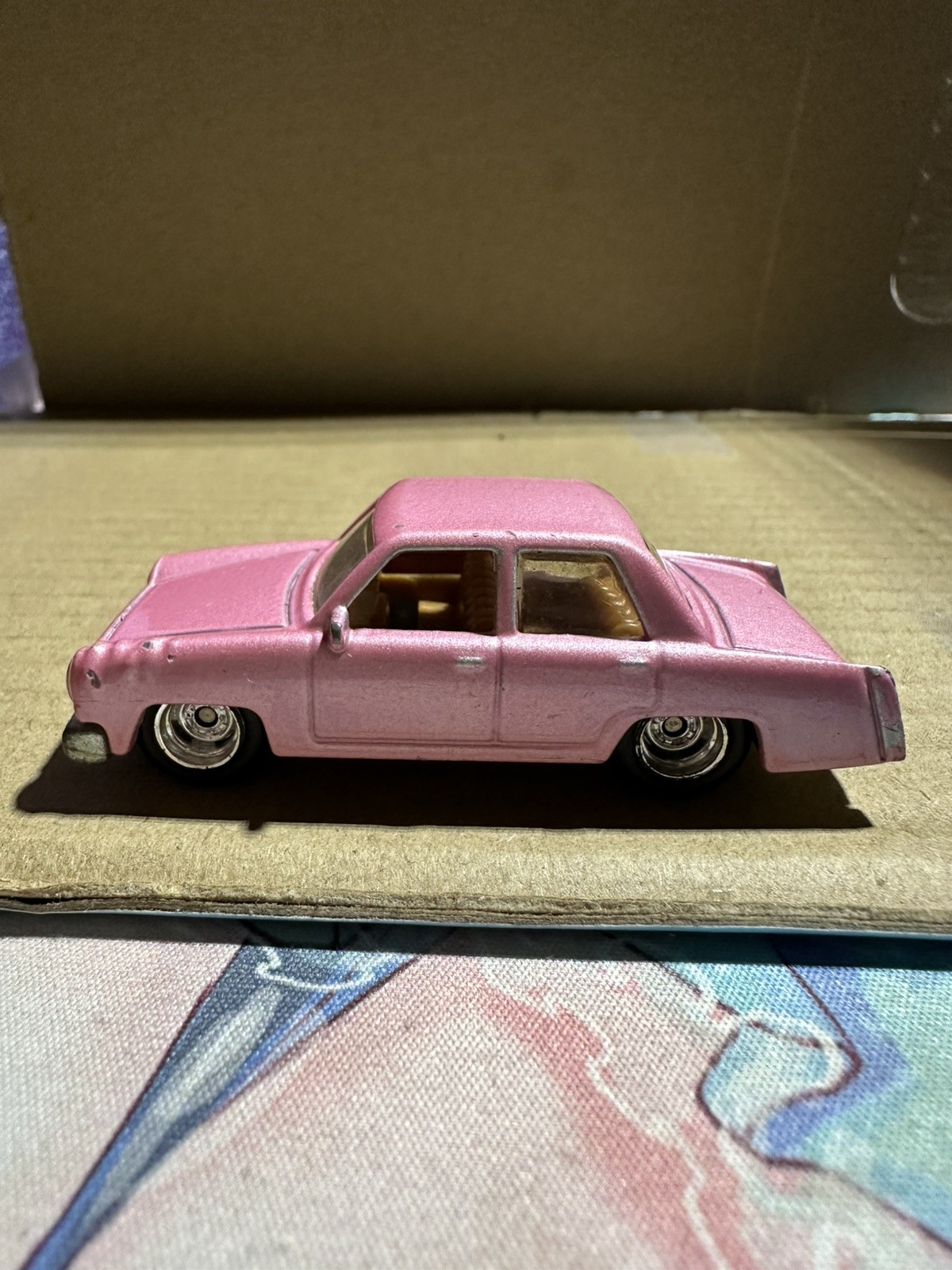 Hot Wheels 2017 Retro Entertainment The Simpsons Family Car (Pink) Loose