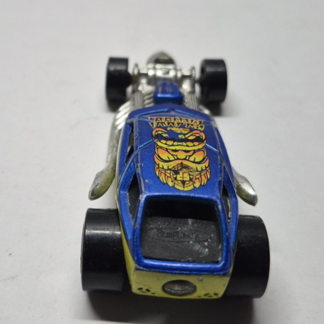 Hot Wheels Surf Crate Die-cast Car Blue and Yellow 1999 Scale 1:64