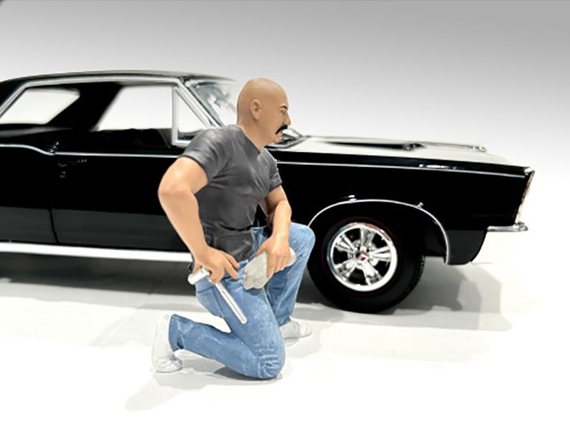 “MUSCLE MECHANICS” FIGURE #6 FOR 1/18 SCALE MODELS BY AMERICAN DIORAMA AD-19206