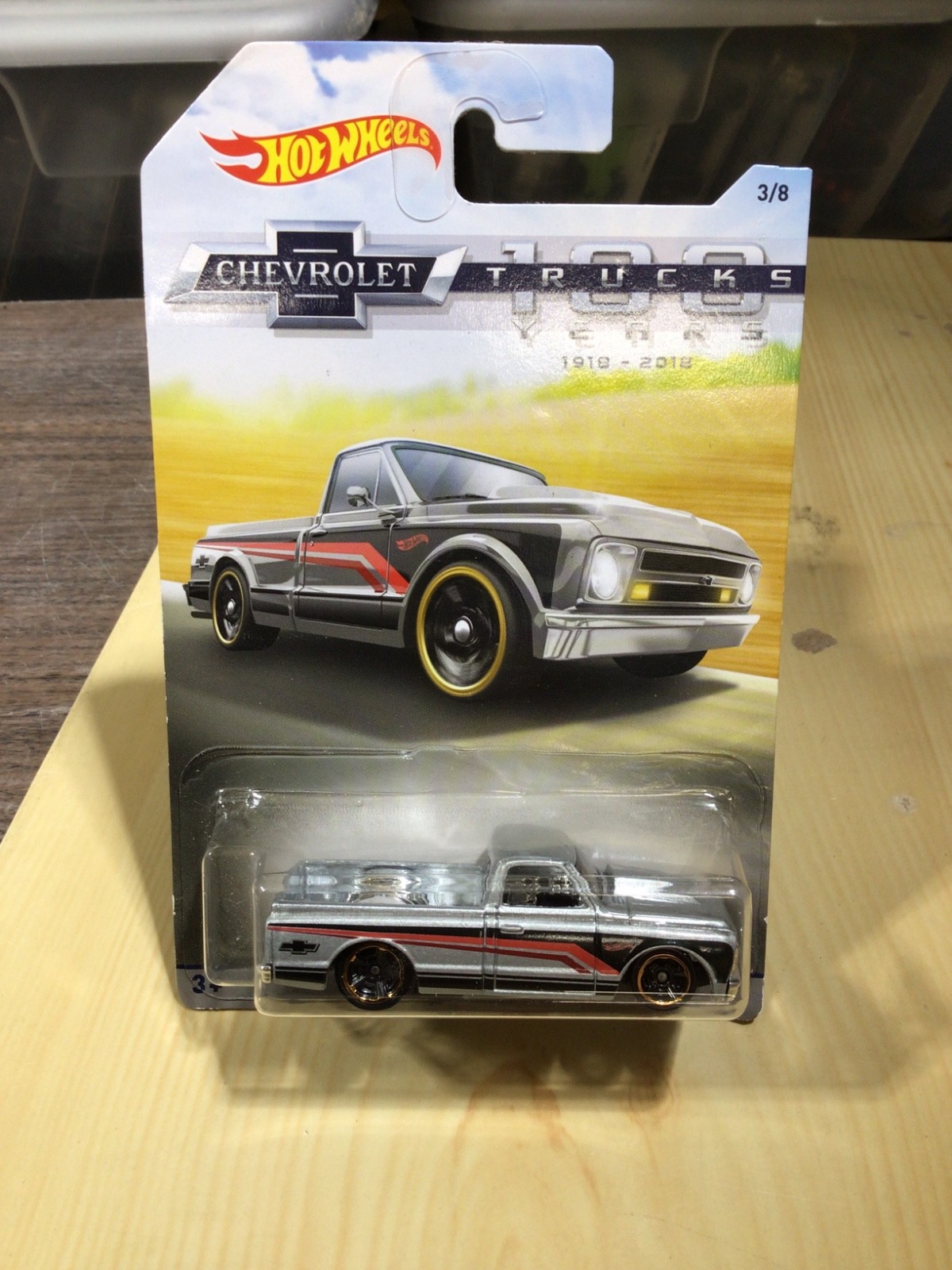 HOT WHEELS TRUCKS 100 YEARS 3/8 ‘67 CHEVY C10