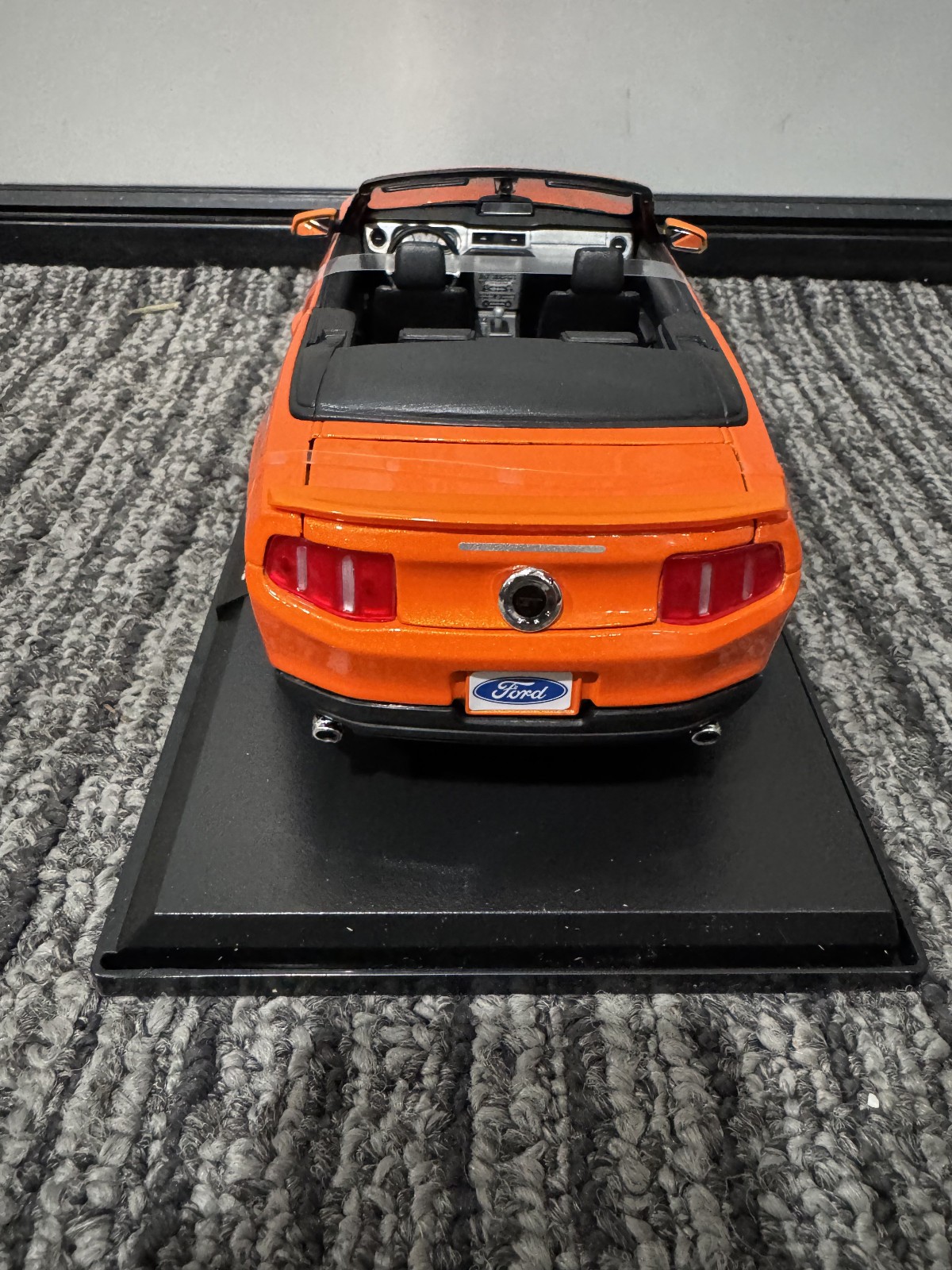 Maisto 1:18 Diecast Special Edition 2010 Ford Mustang GT Convertible Orange NEW
