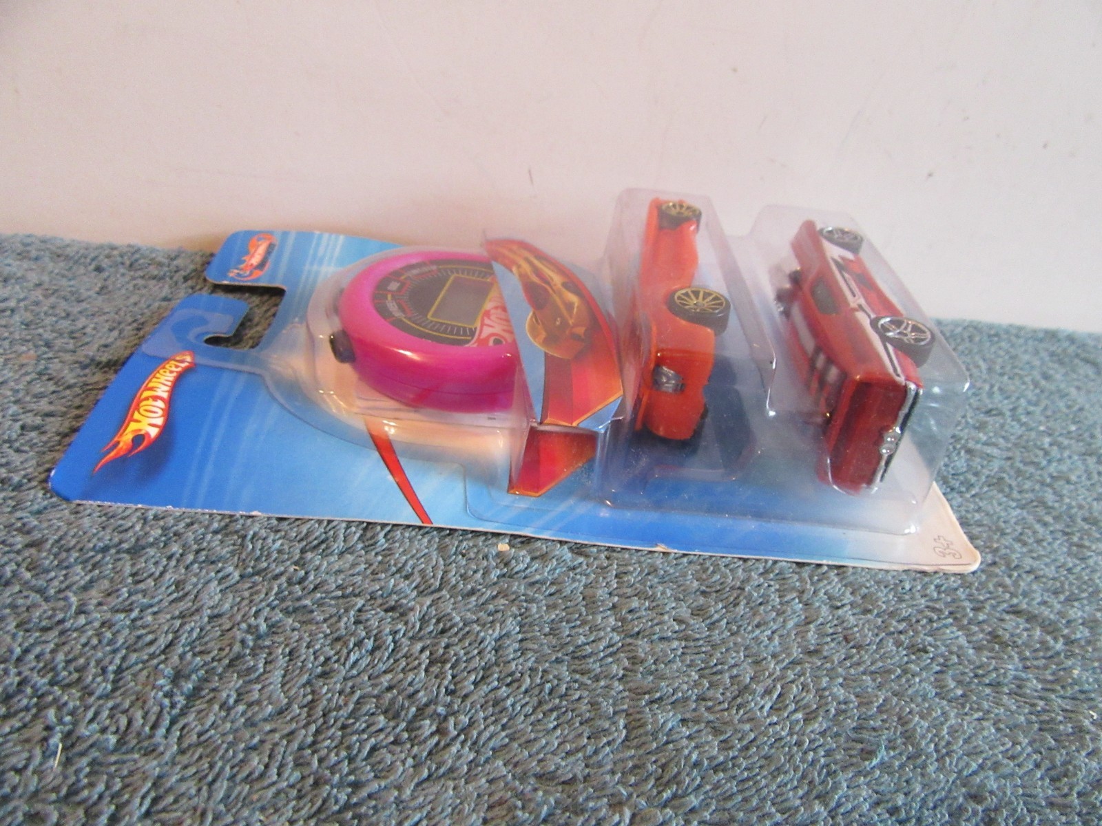 Hot Wheels track aces 2 car stop watch rivited New package 2006